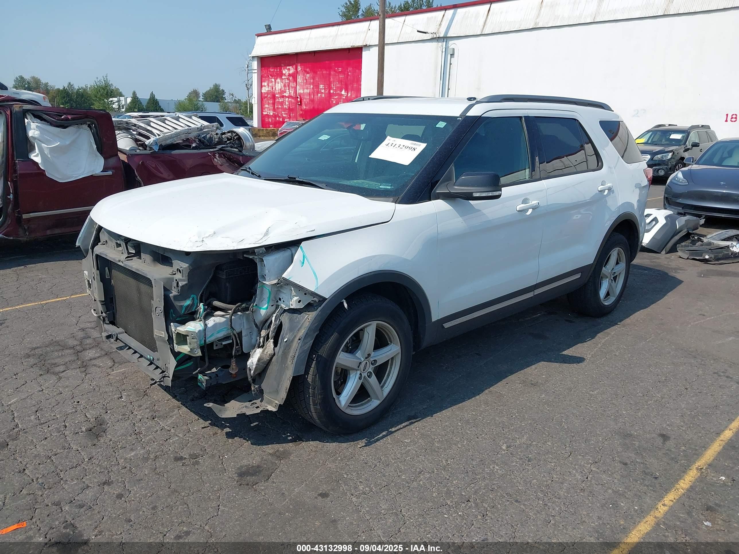 FORD EXPLORER image 2