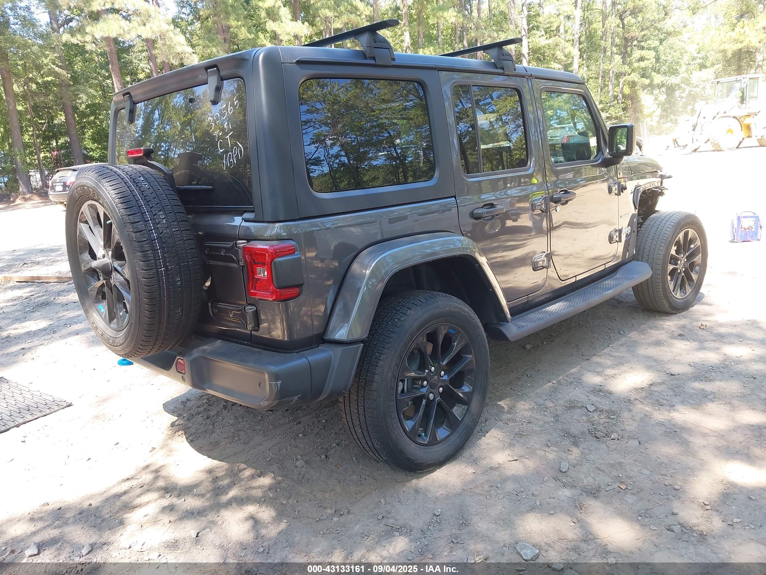 JEEP WRANGLER image 4