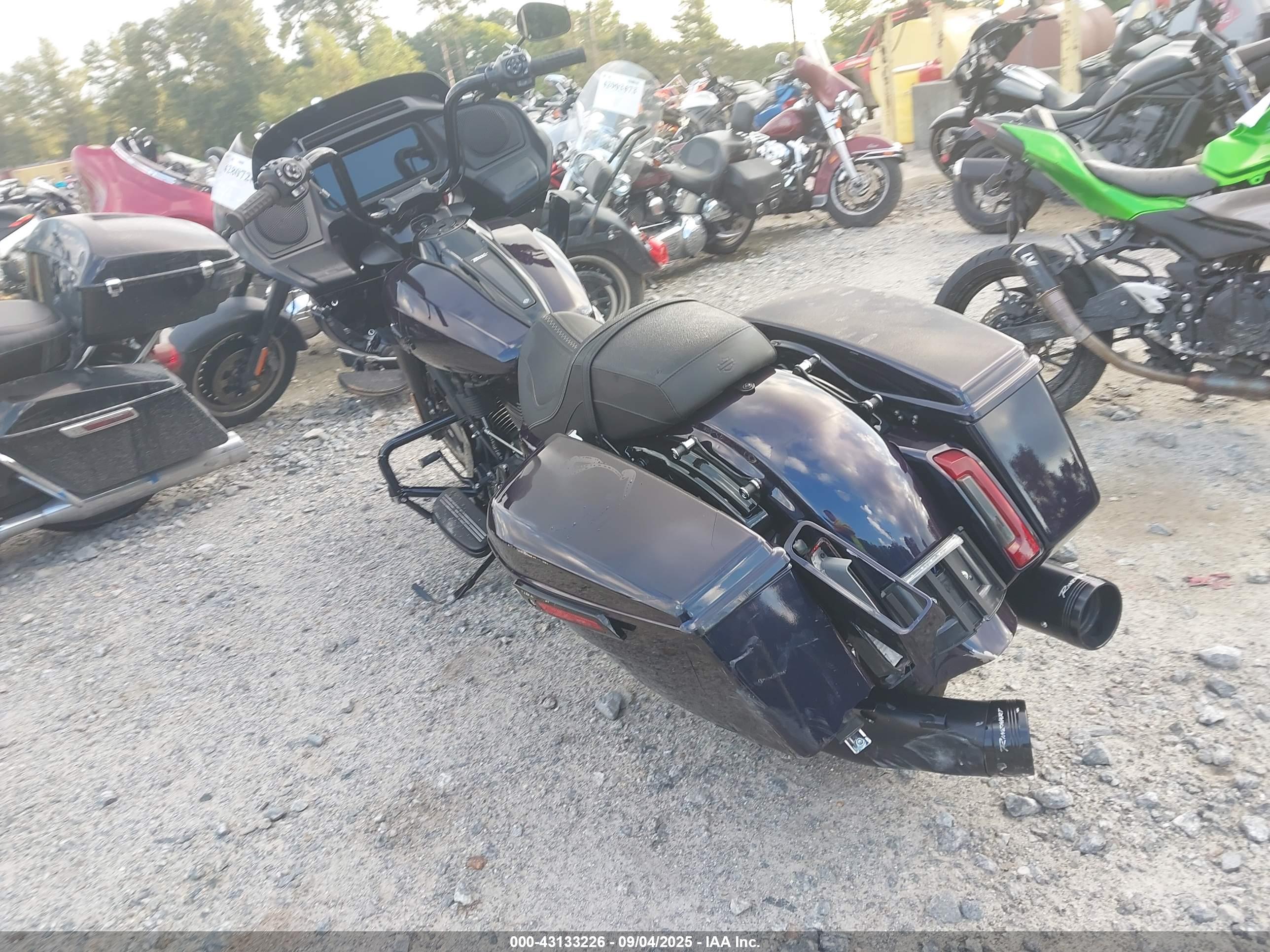 HARLEY-DAVIDSON FLTRX image 3