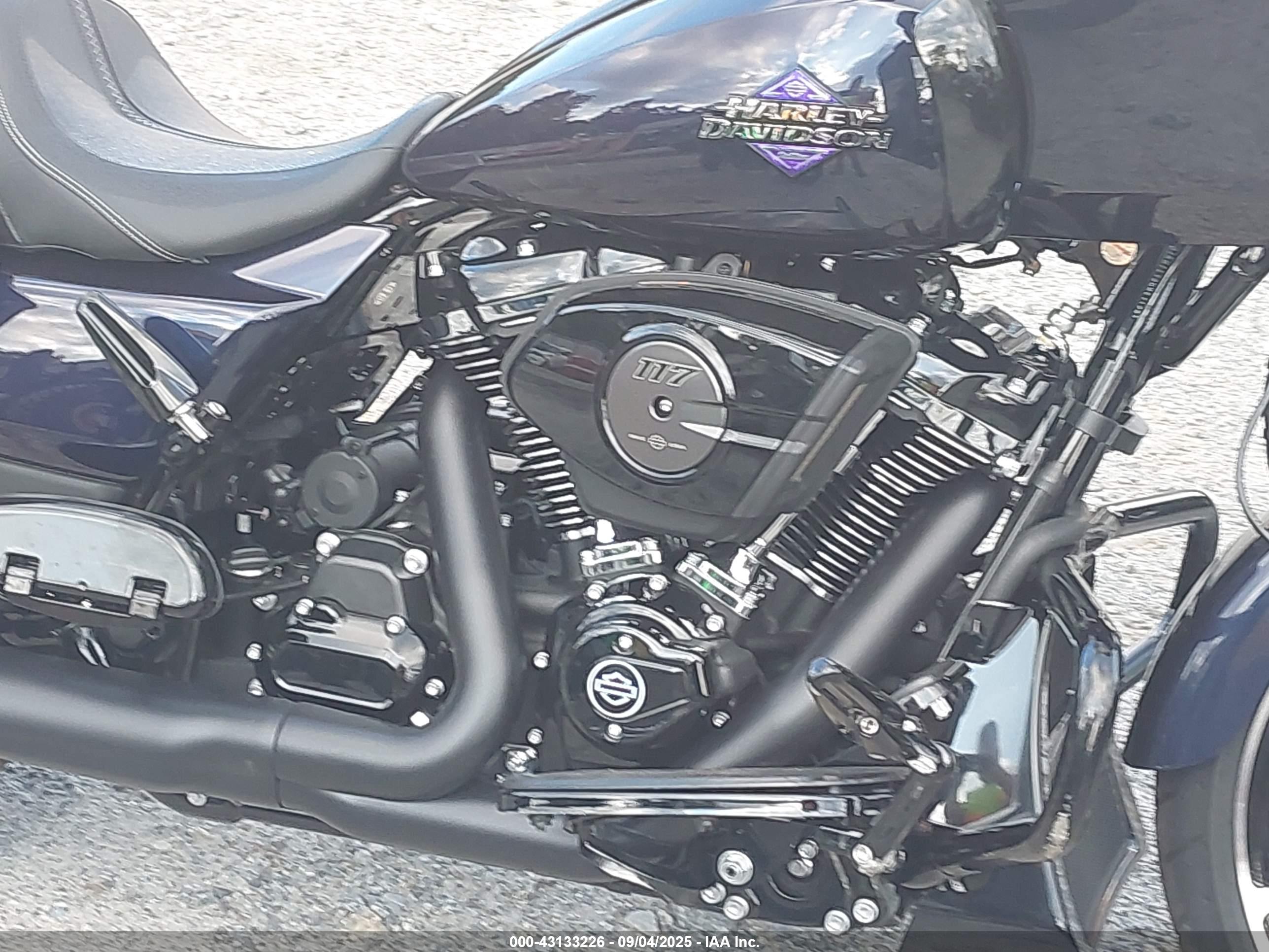HARLEY-DAVIDSON FLTRX image 8