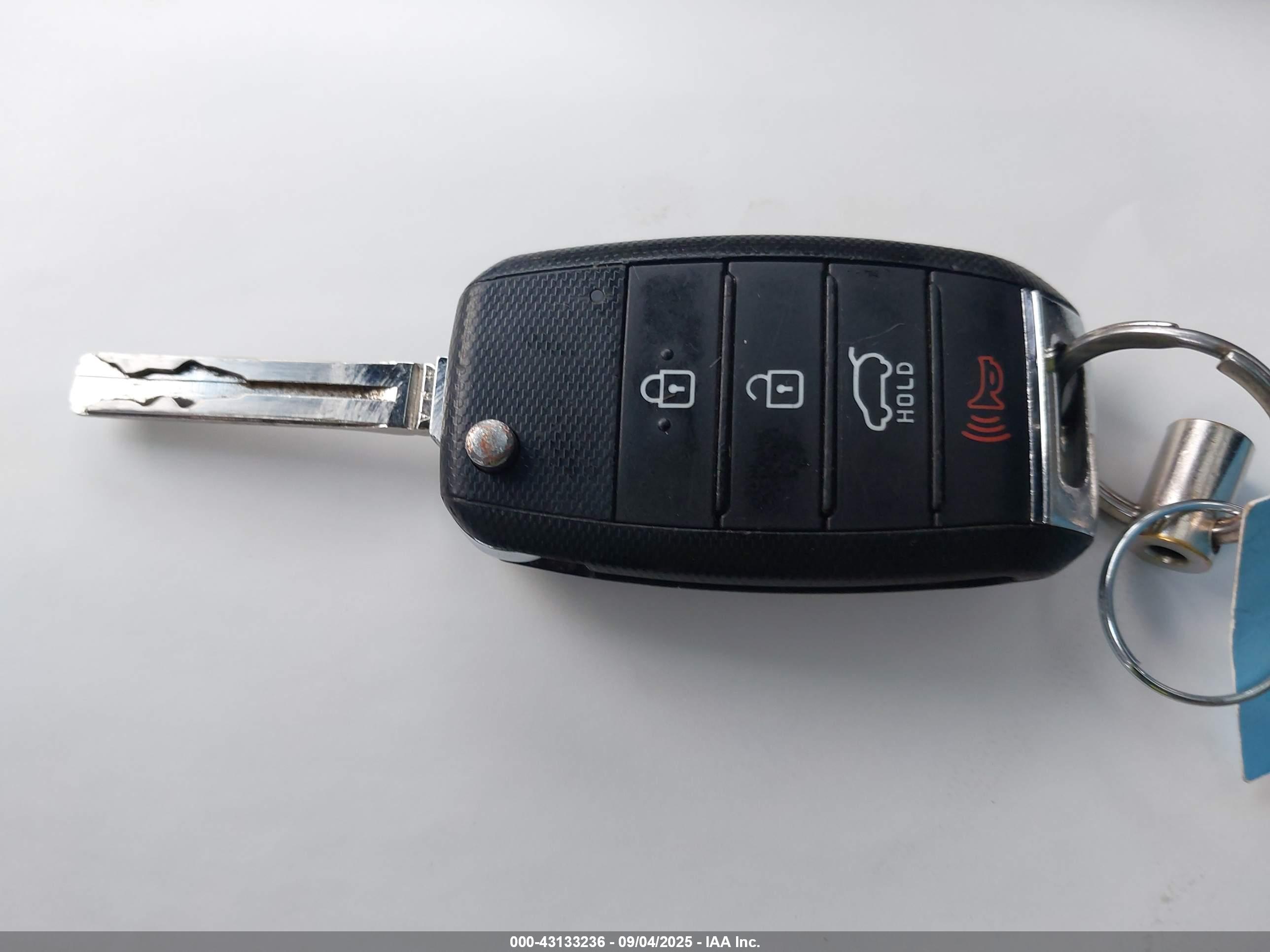 KIA SPORTAGE image 11