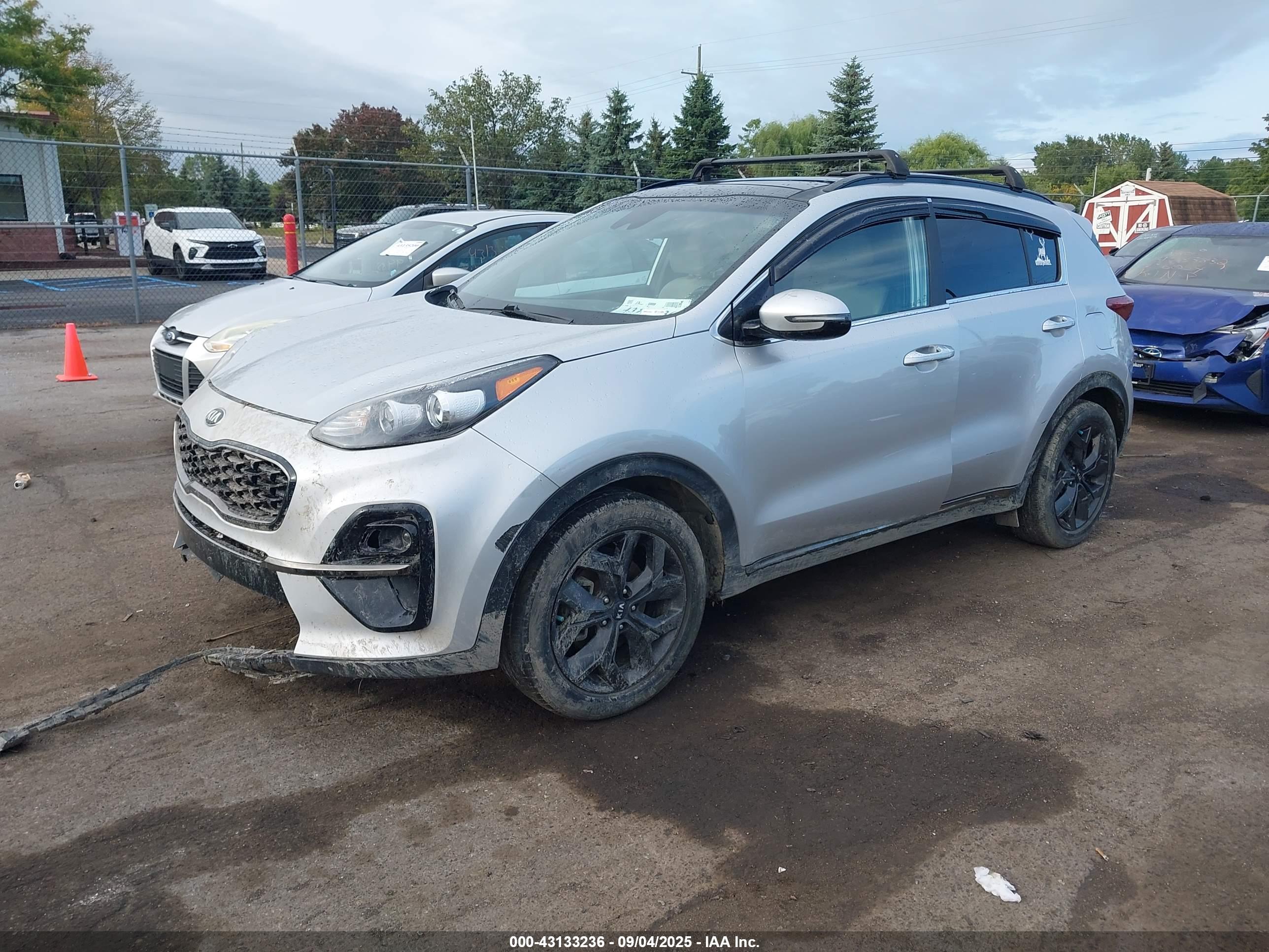 KIA SPORTAGE image 2