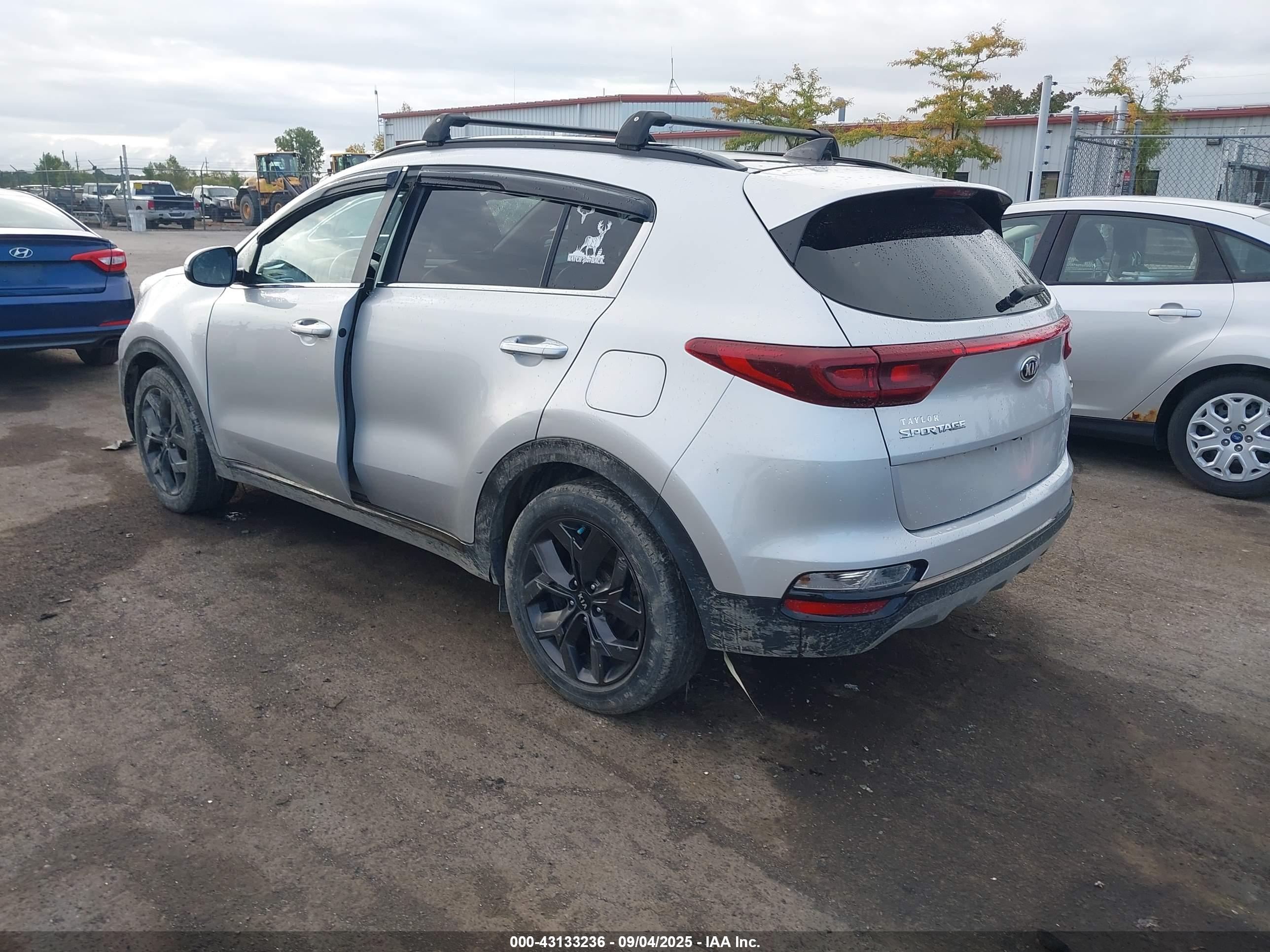 KIA SPORTAGE image 3