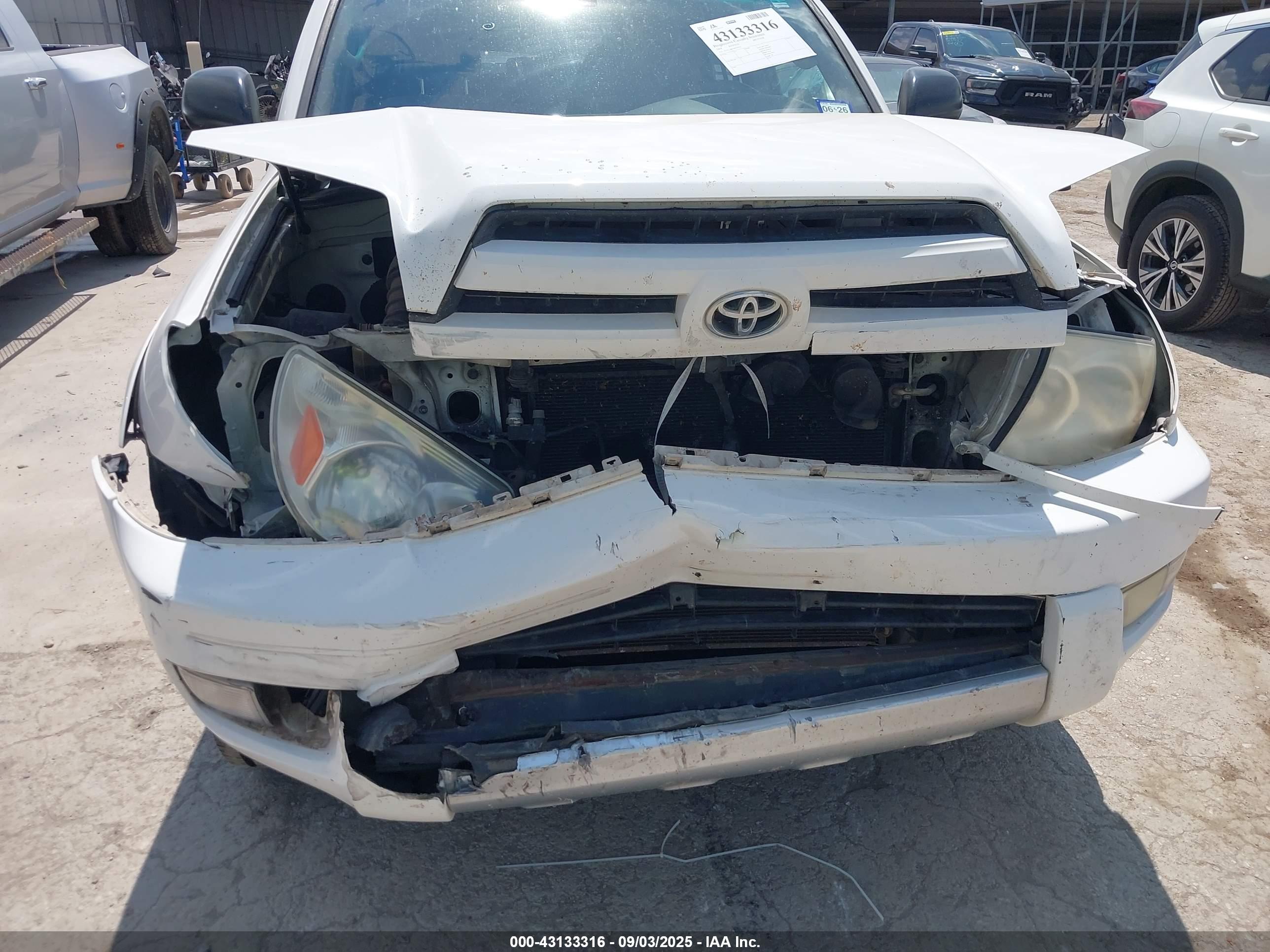 TOYOTA 4RUNNER image 6