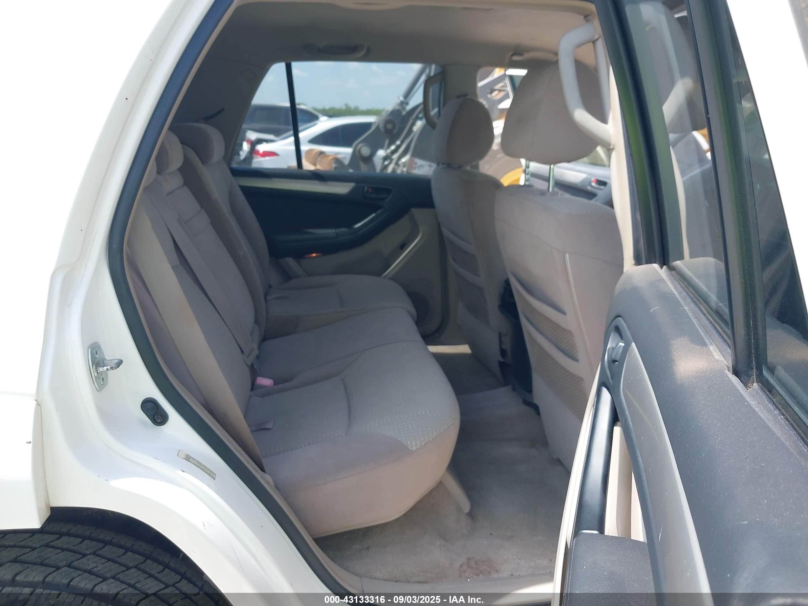 TOYOTA 4RUNNER image 8
