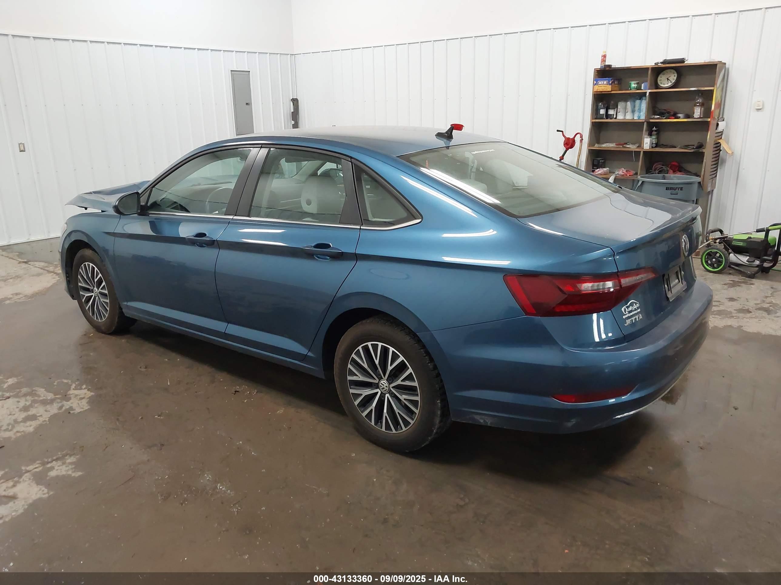 VOLKSWAGEN JETTA image 3