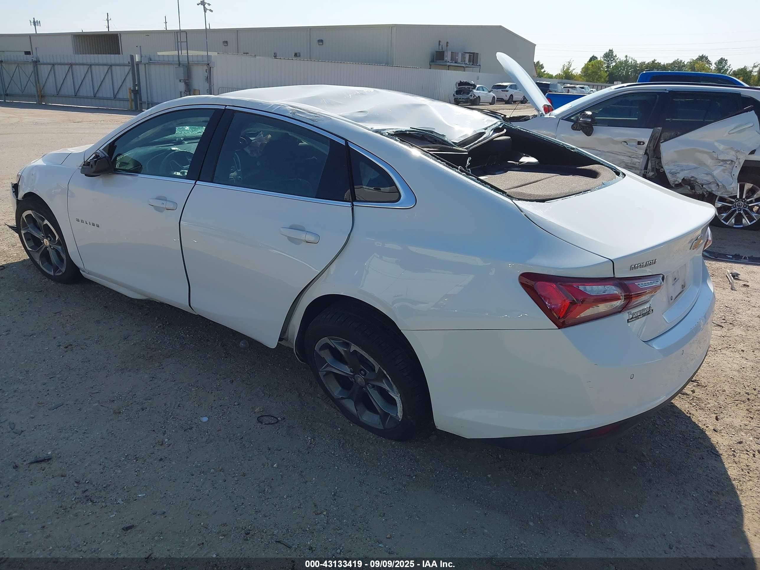 CHEVROLET MALIBU image 3