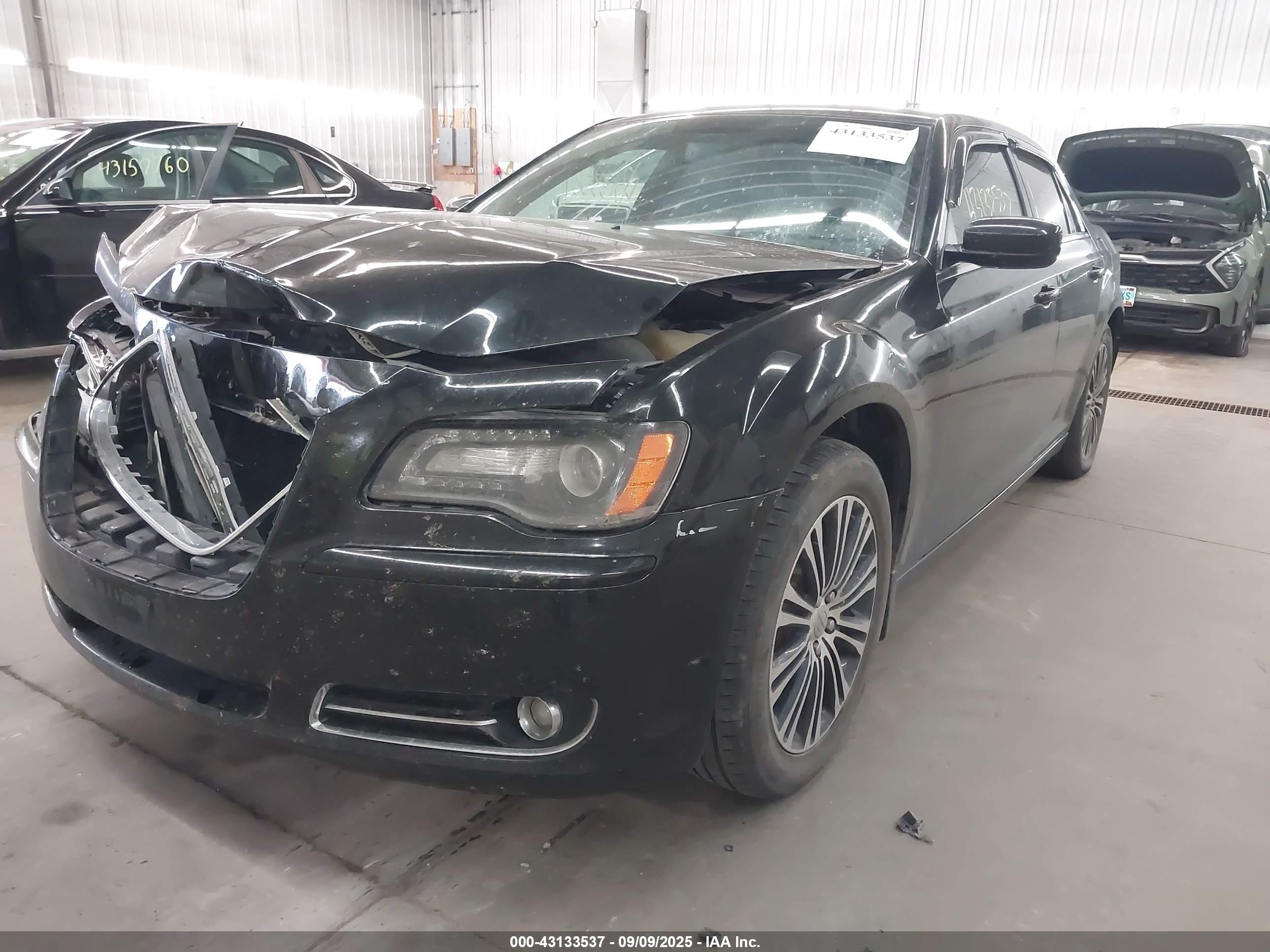 CHRYSLER 300 image 2
