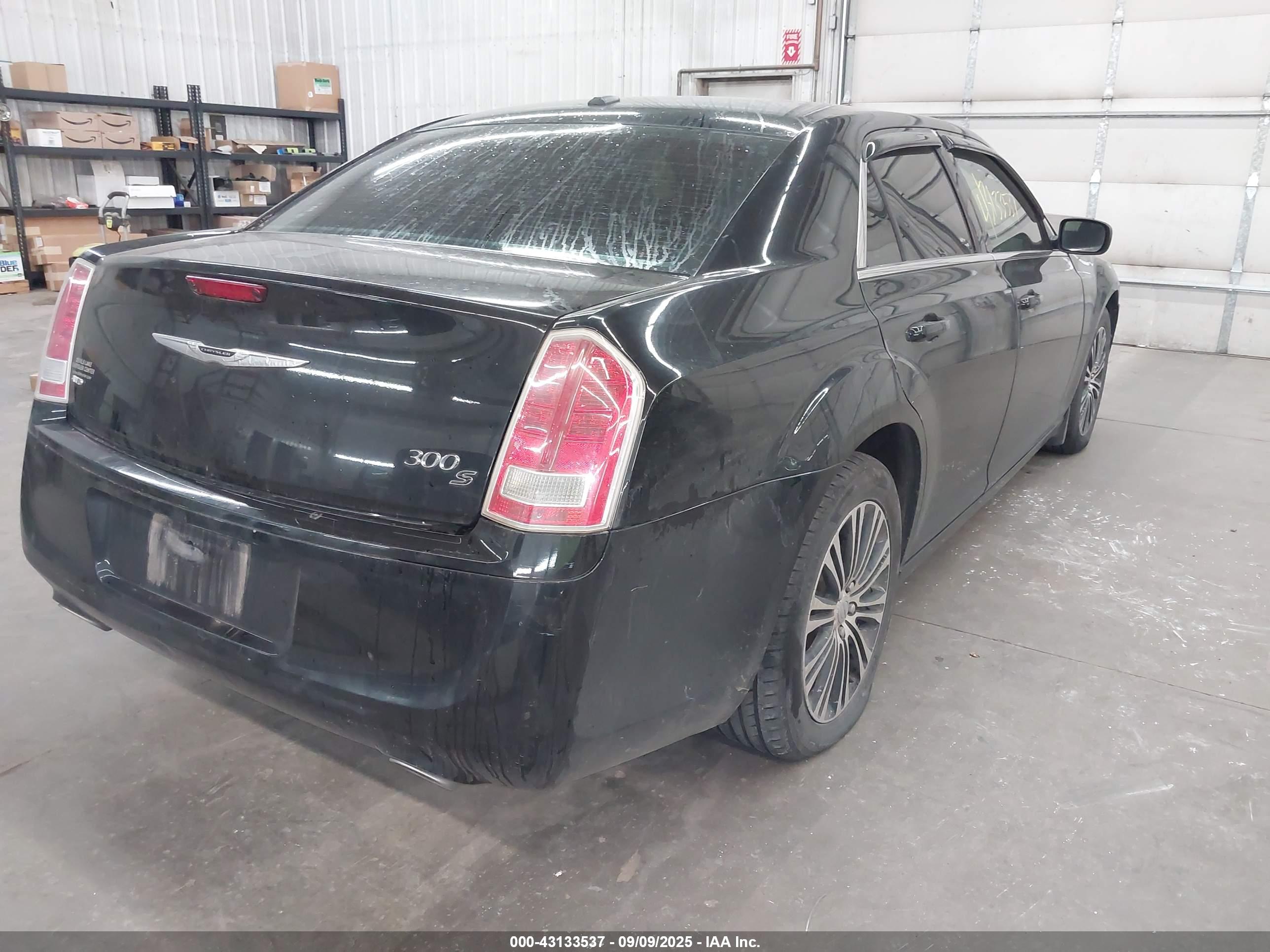 CHRYSLER 300 image 4