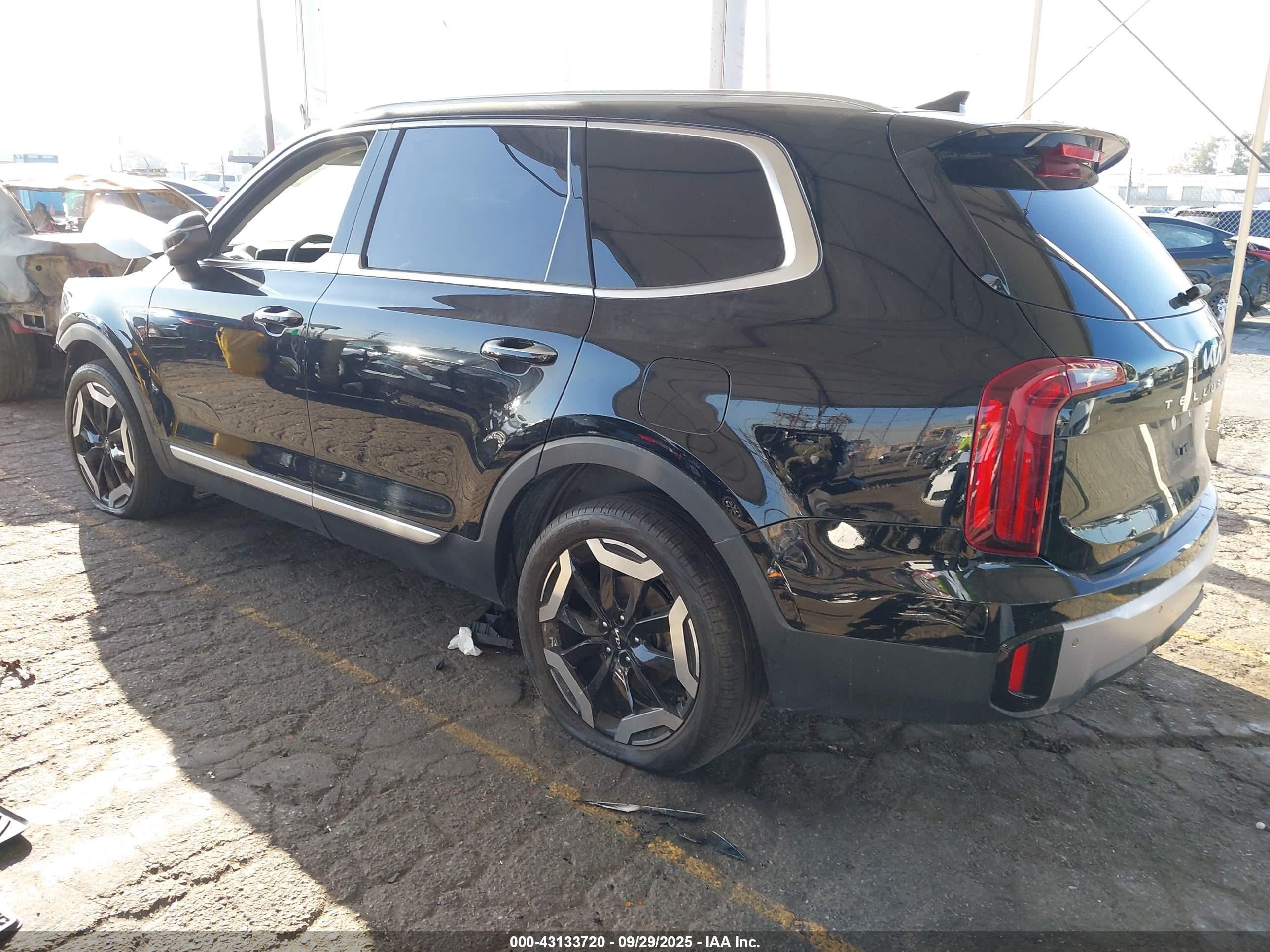 KIA TELLURIDE image 3