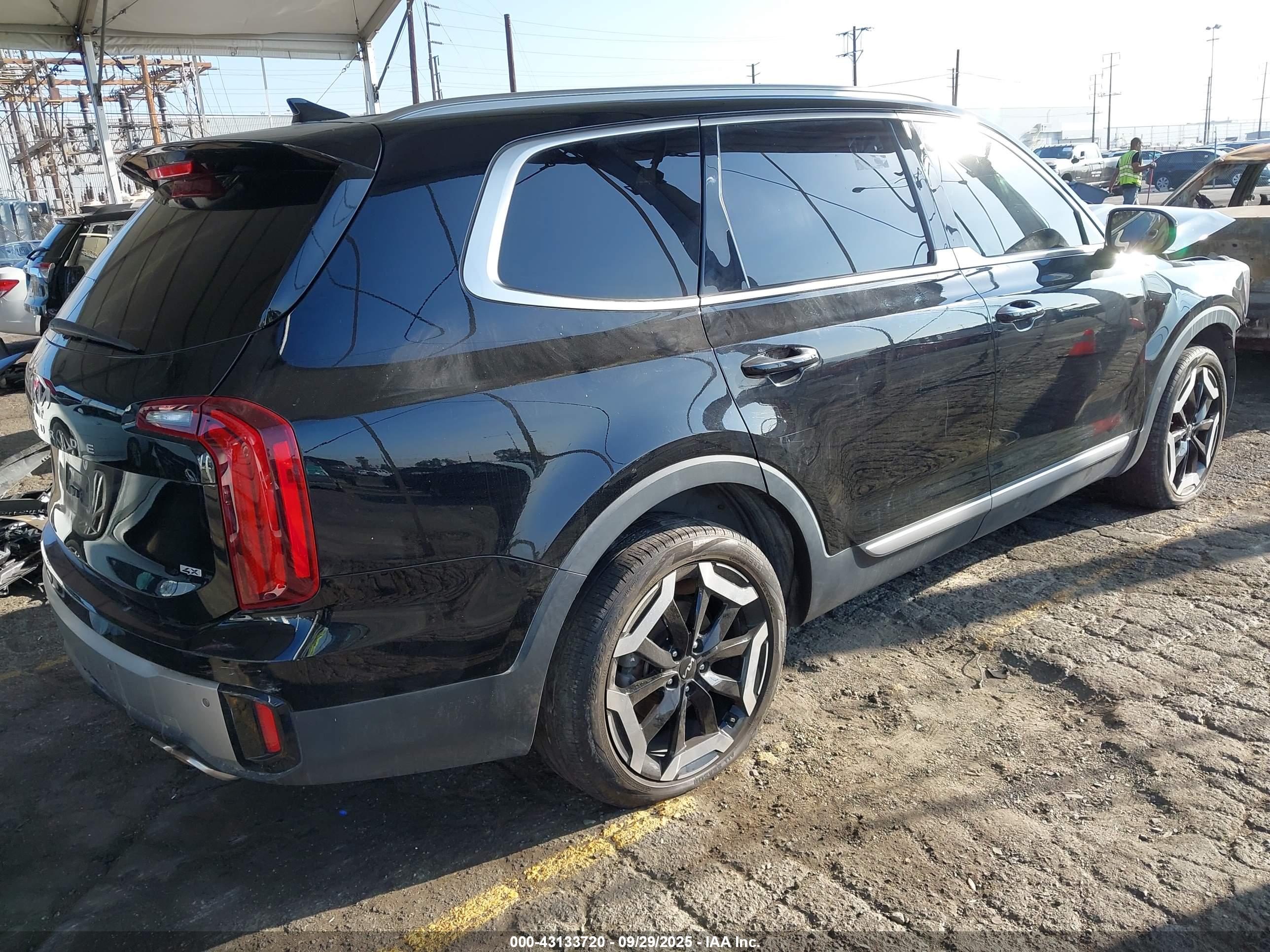 KIA TELLURIDE image 4