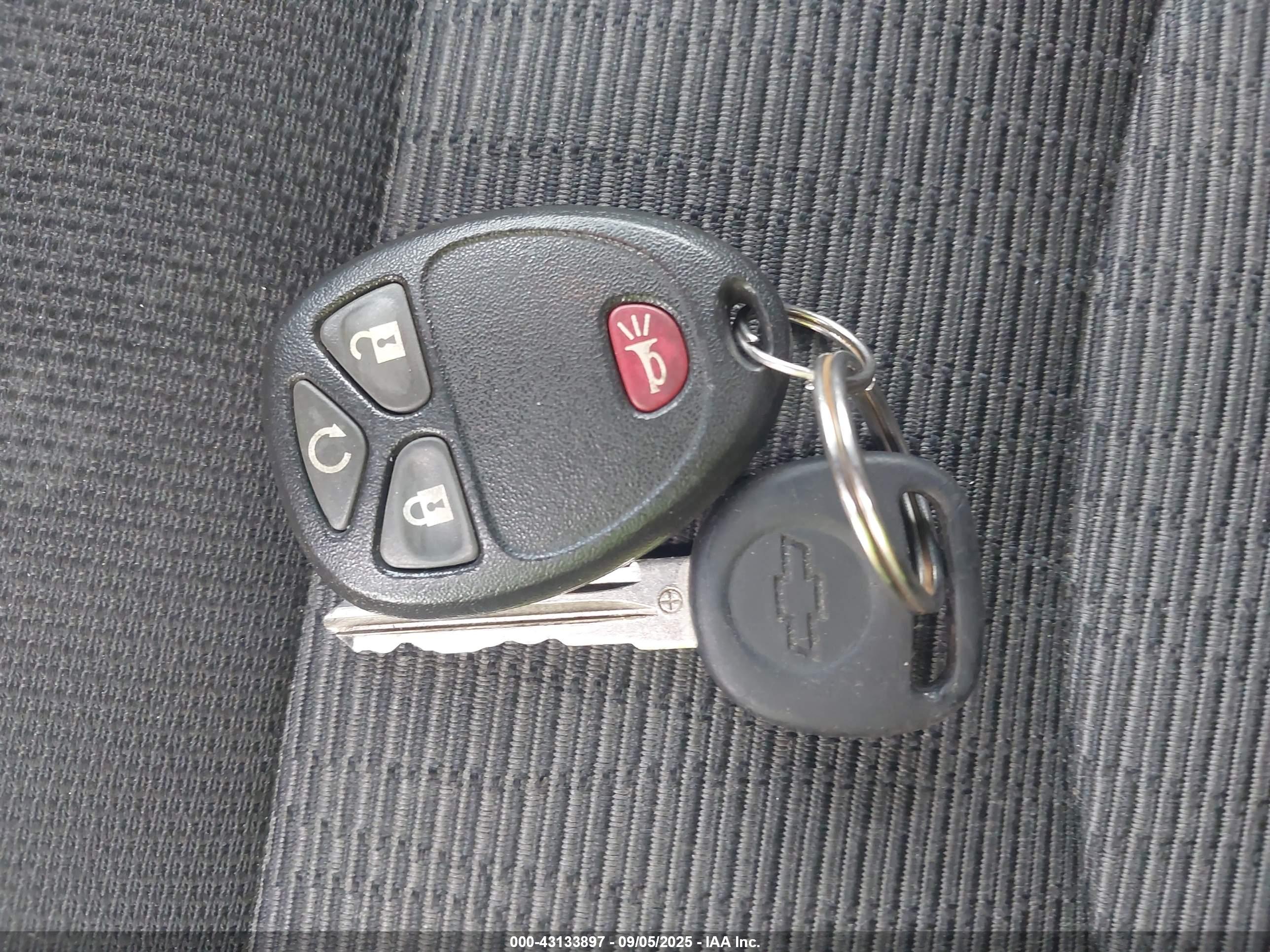 CHEVROLET TRAVERSE image 11