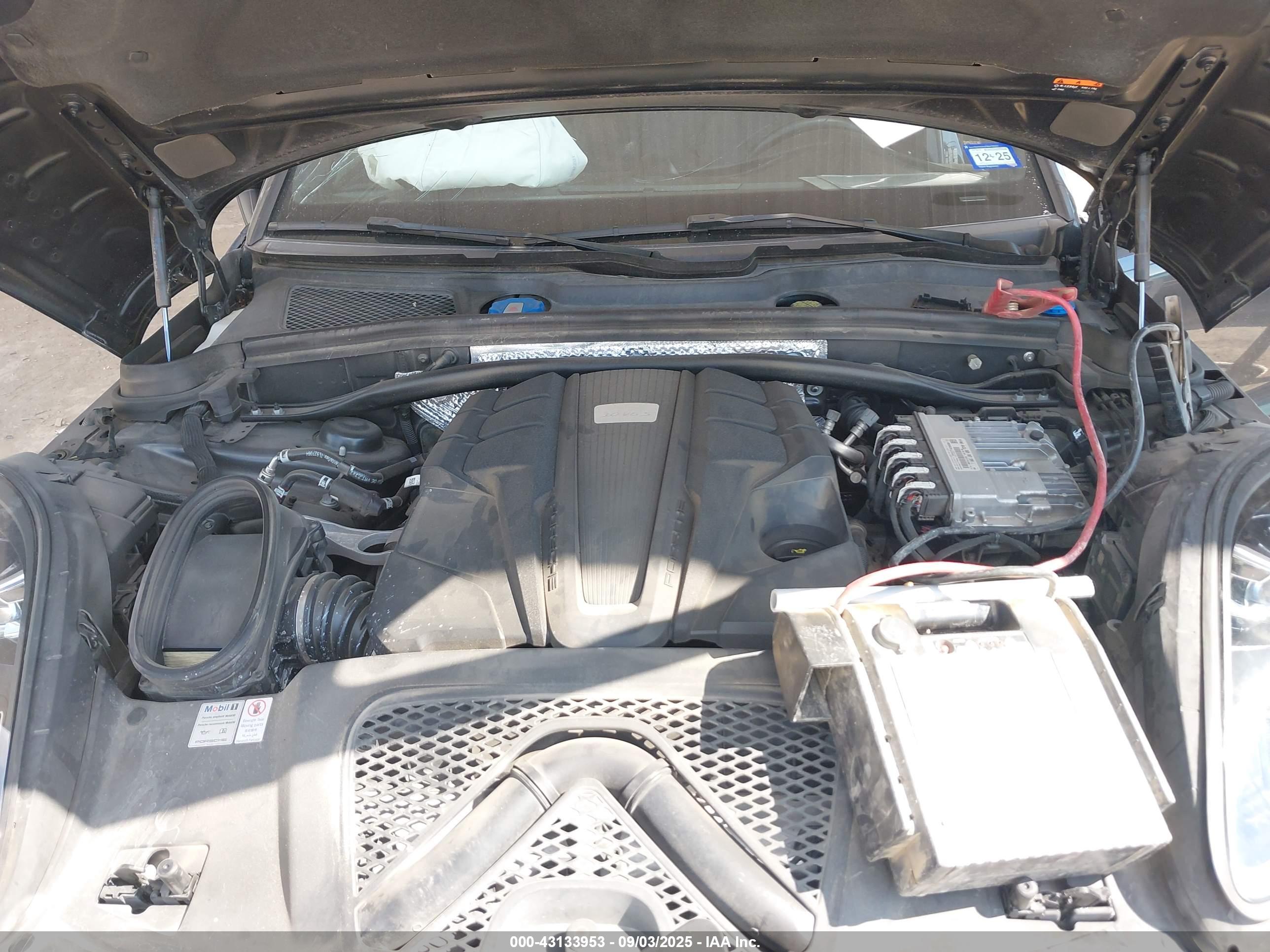 PORSCHE MACAN image 10