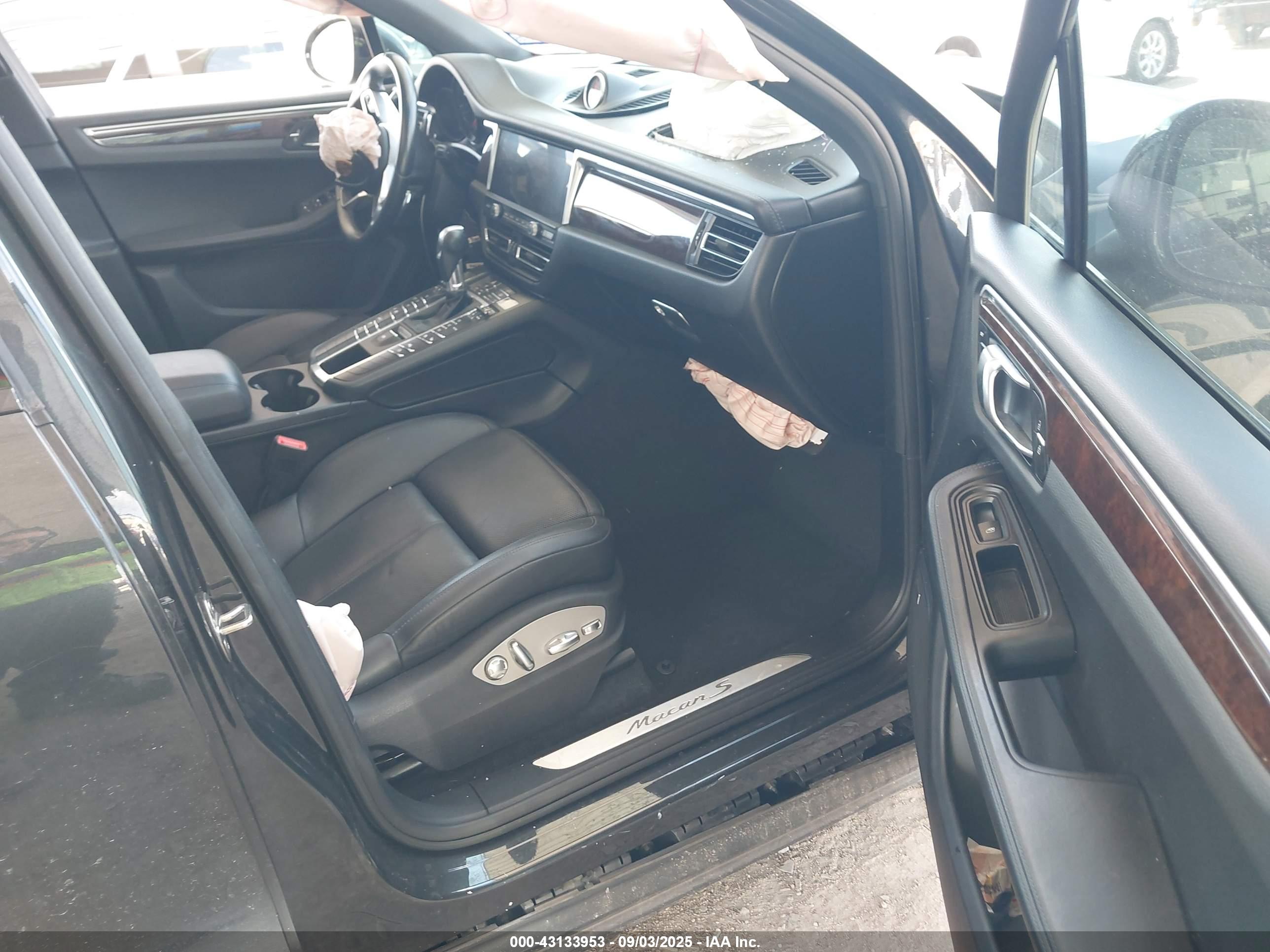 PORSCHE MACAN image 5