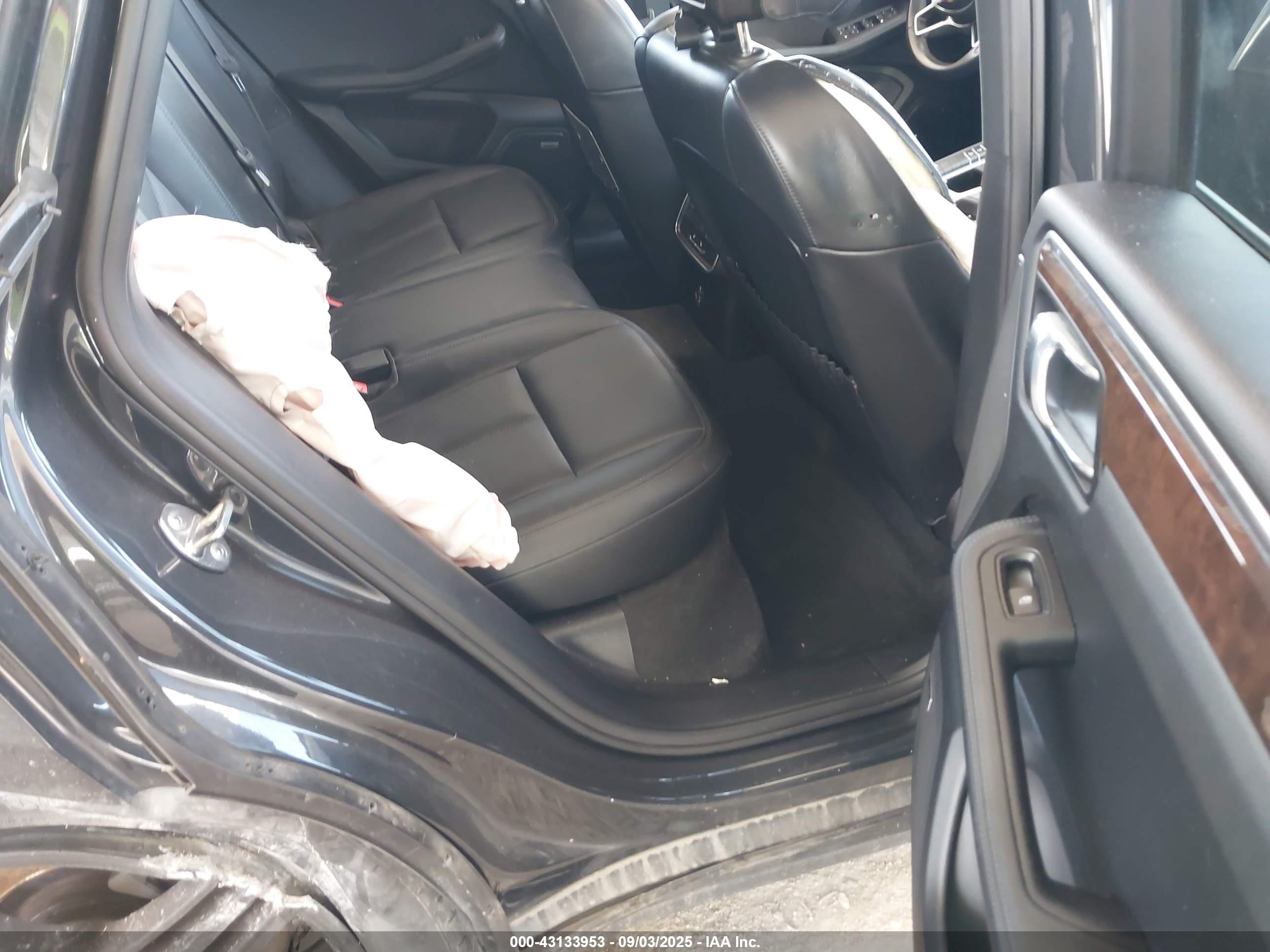 PORSCHE MACAN image 8