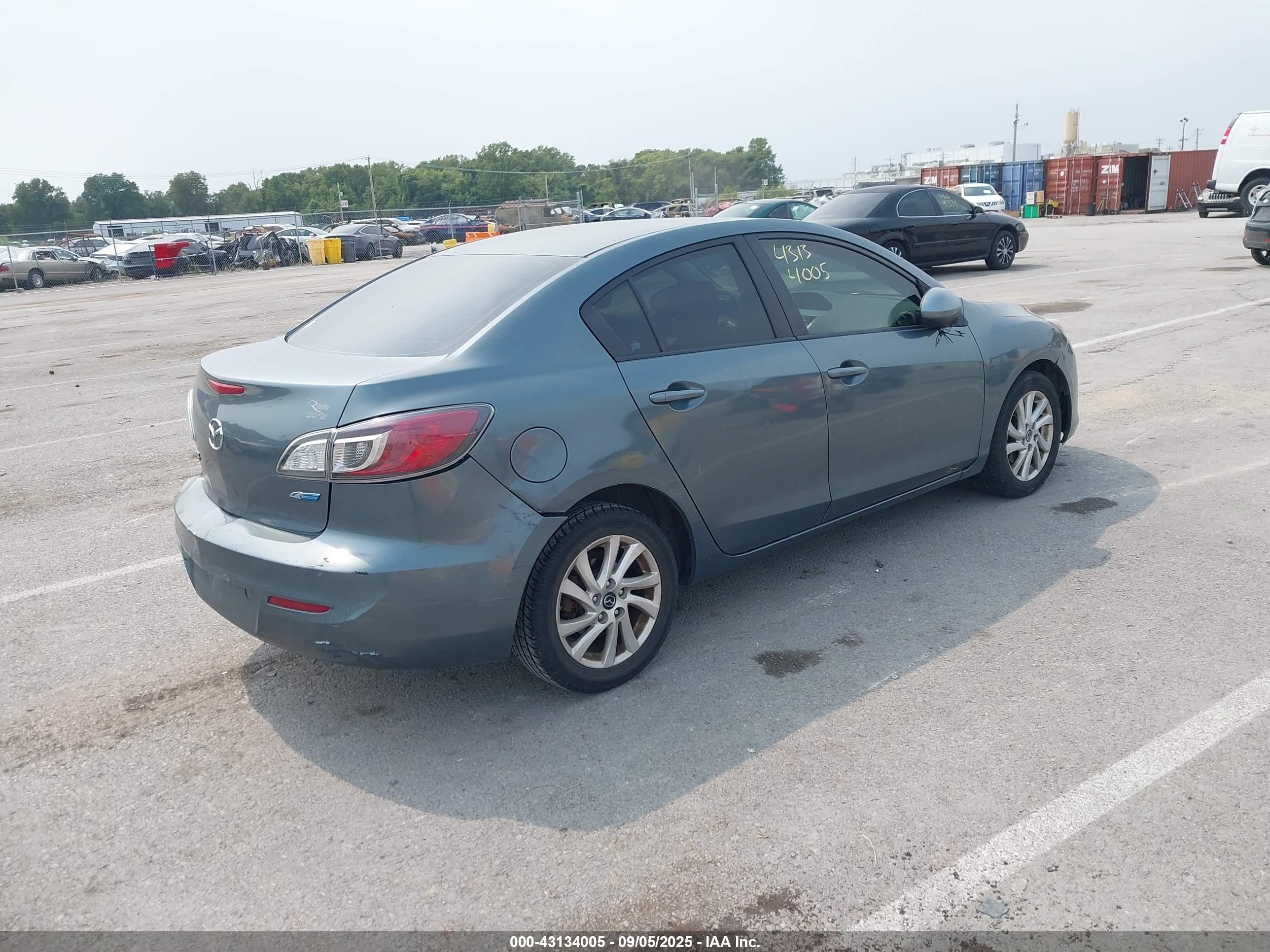 MAZDA MAZDA3 image 4