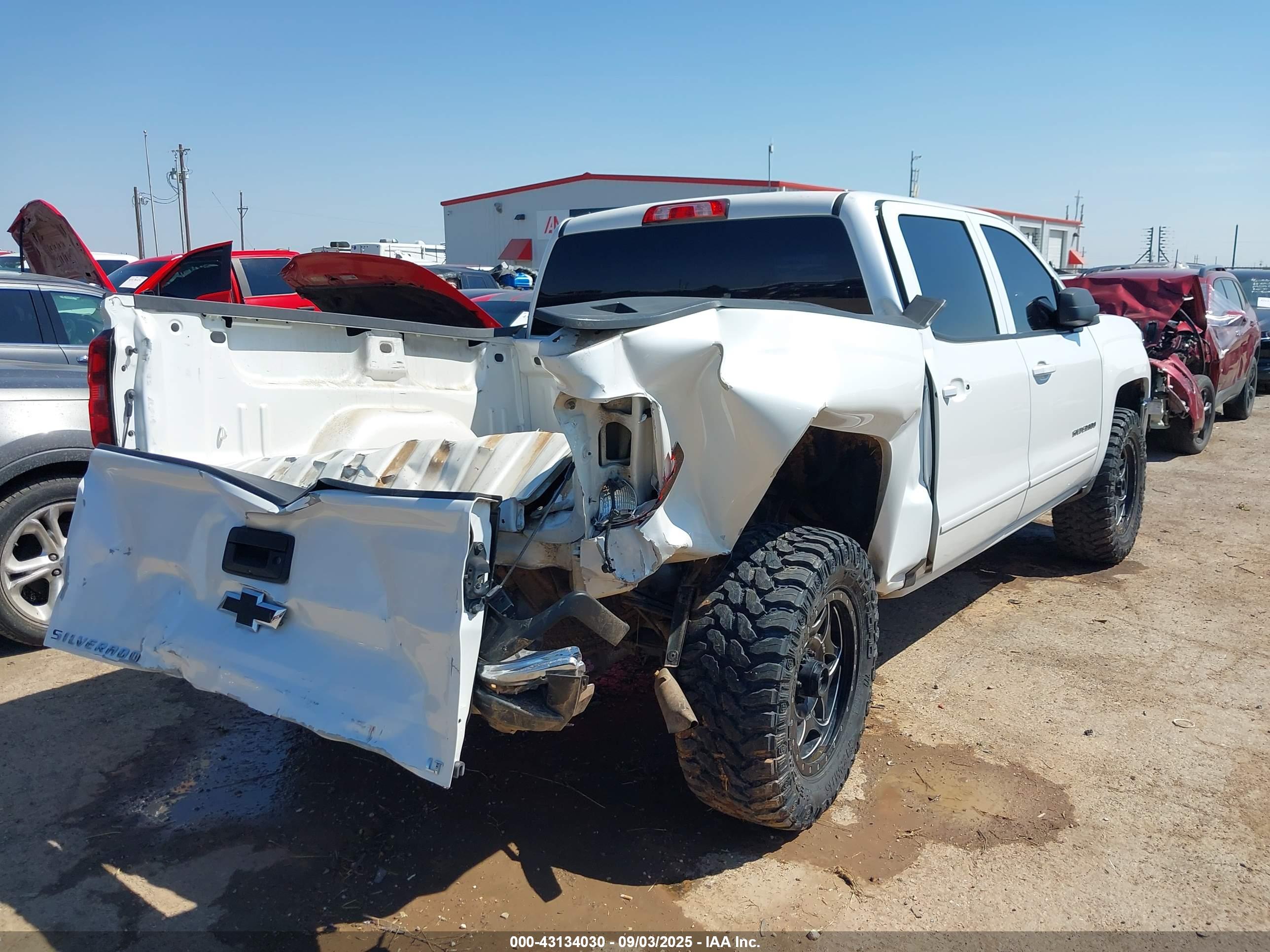 CHEVROLET SILVERADO image 4