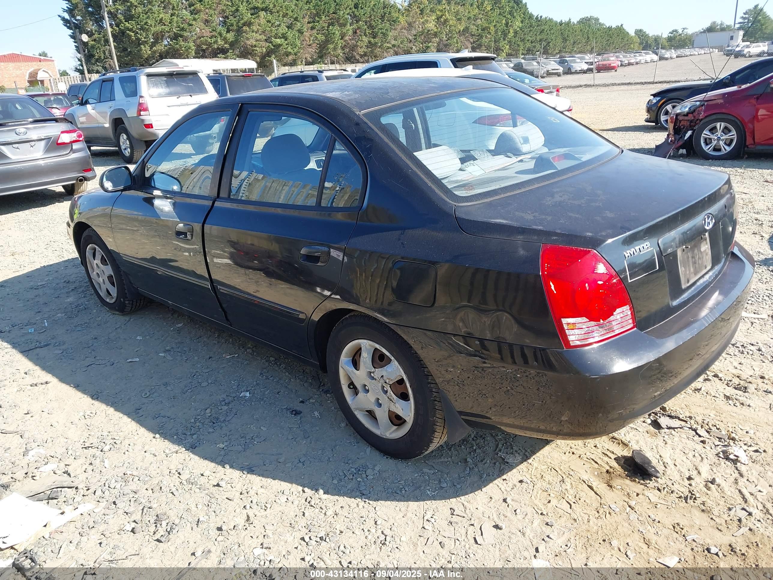 HYUNDAI ELANTRA image 3