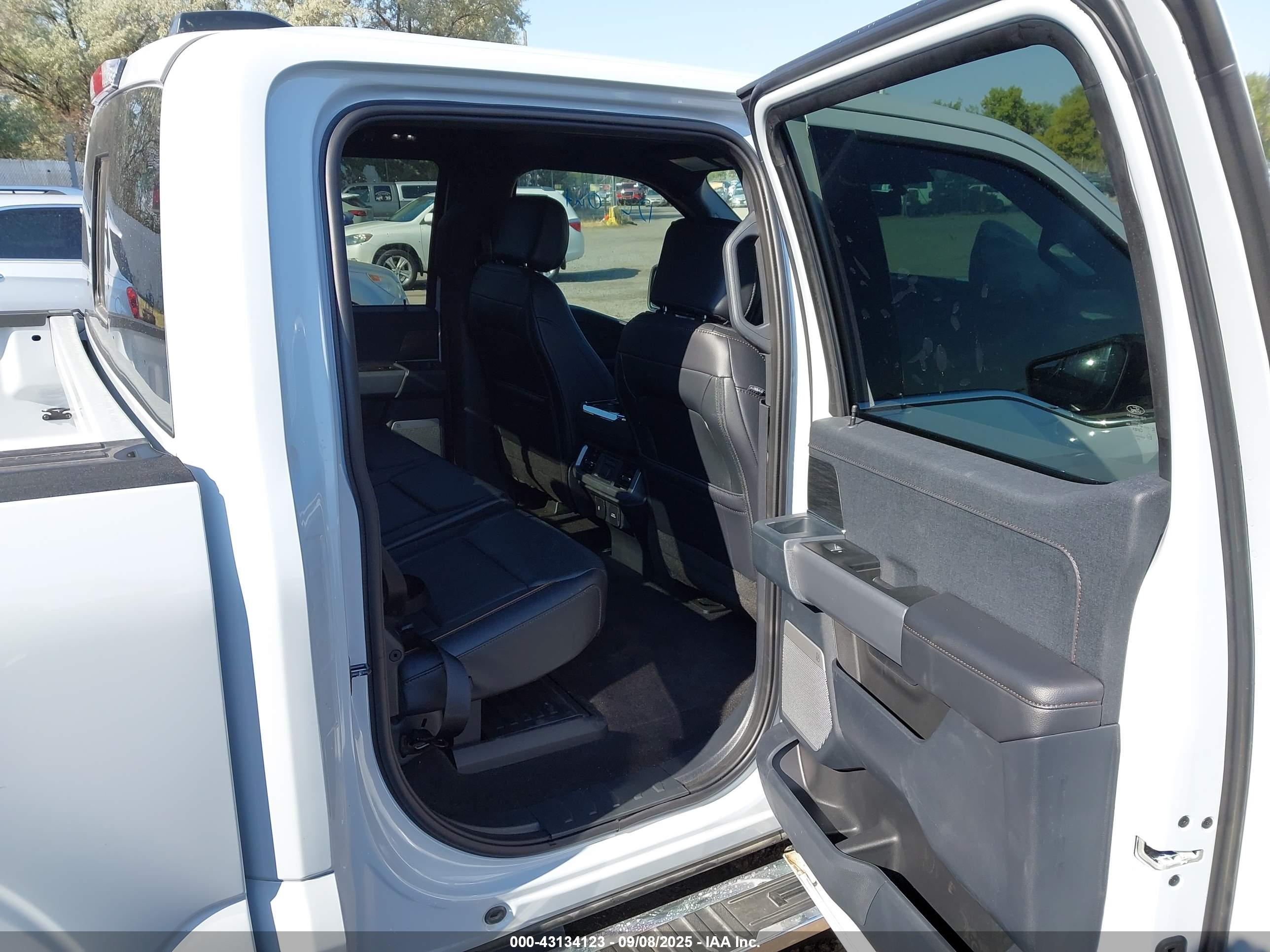FORD F-150 image 8