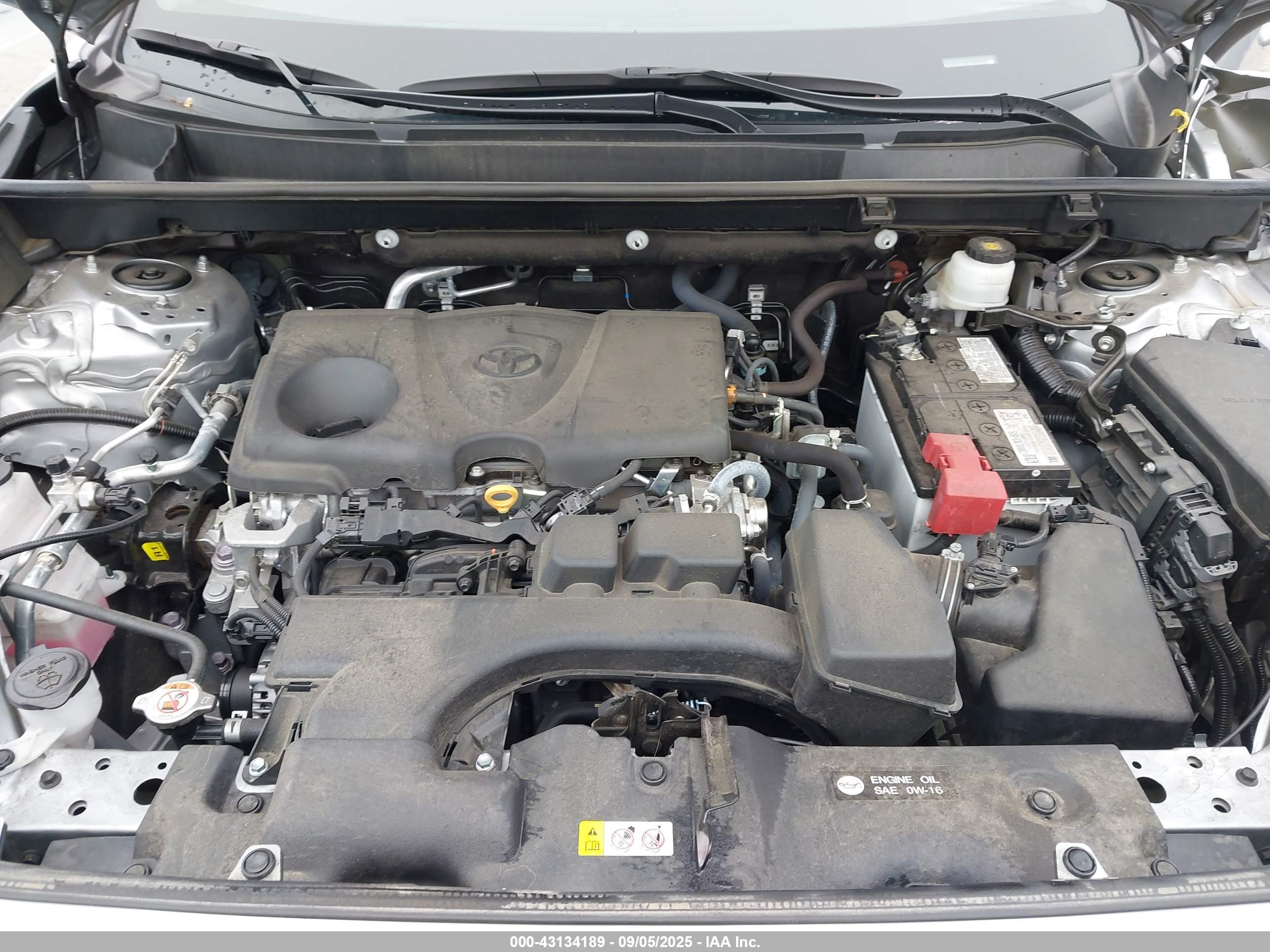 TOYOTA RAV4 image 10