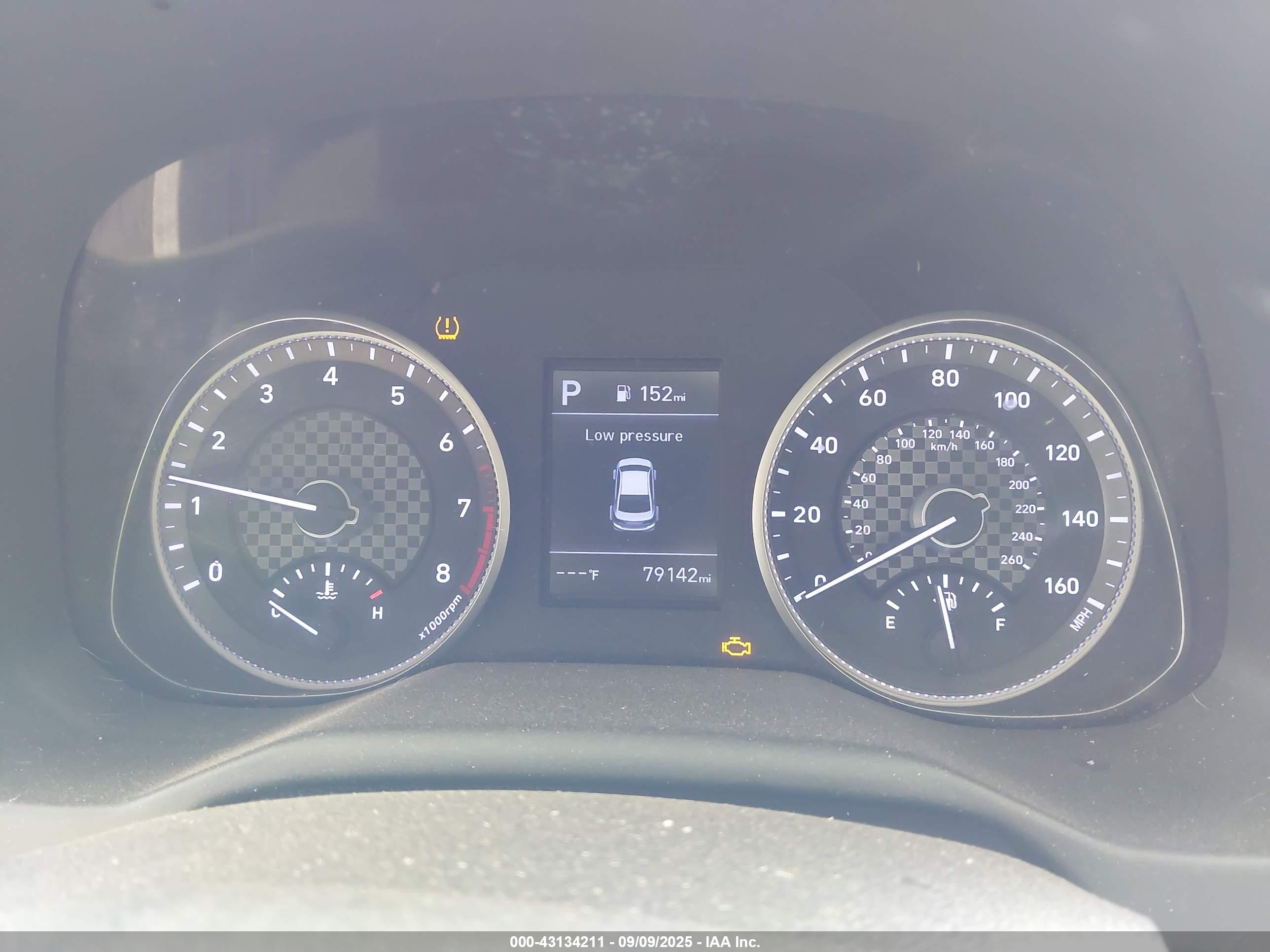 HYUNDAI ELANTRA image 7