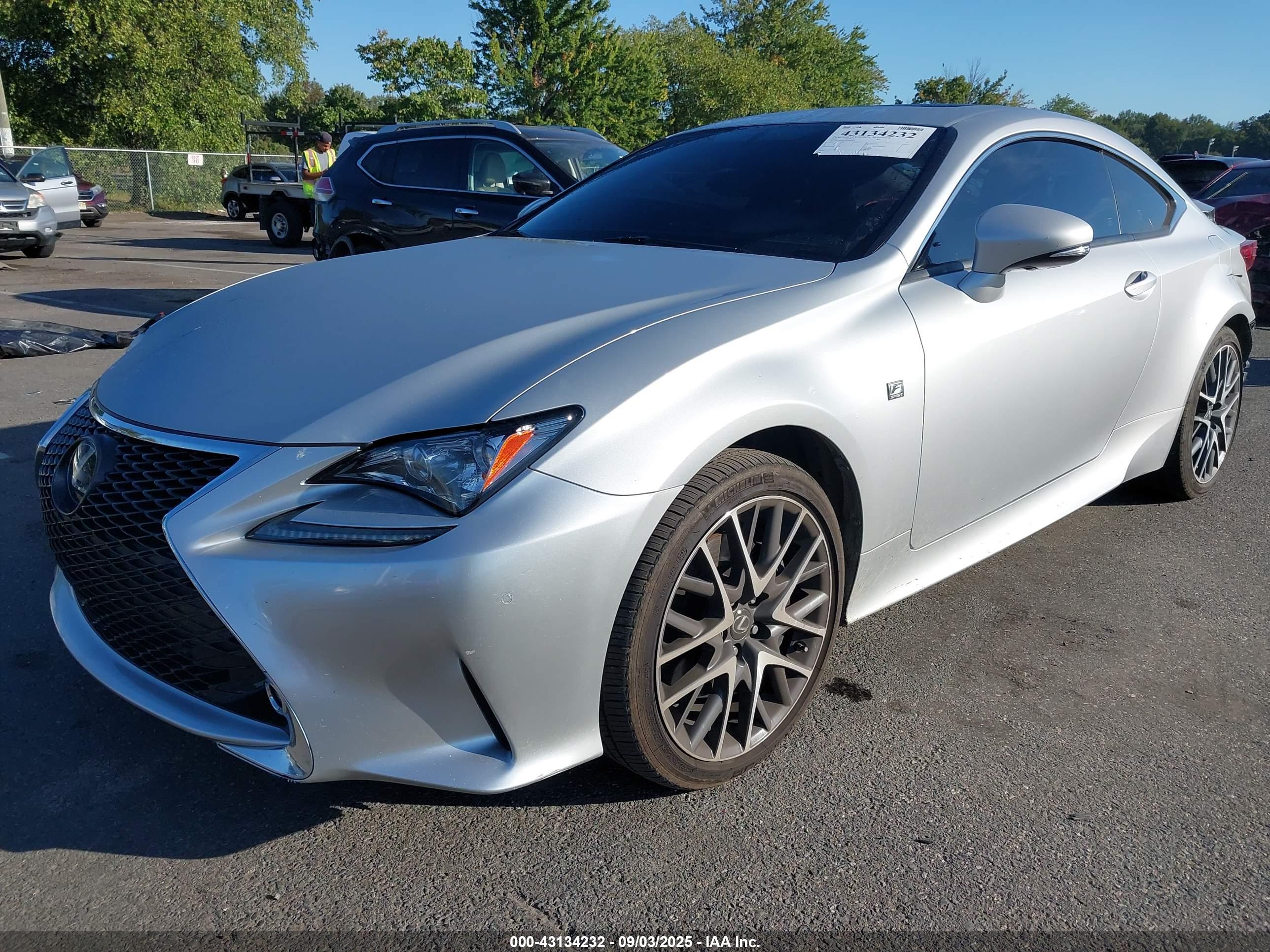 LEXUS RC image 2