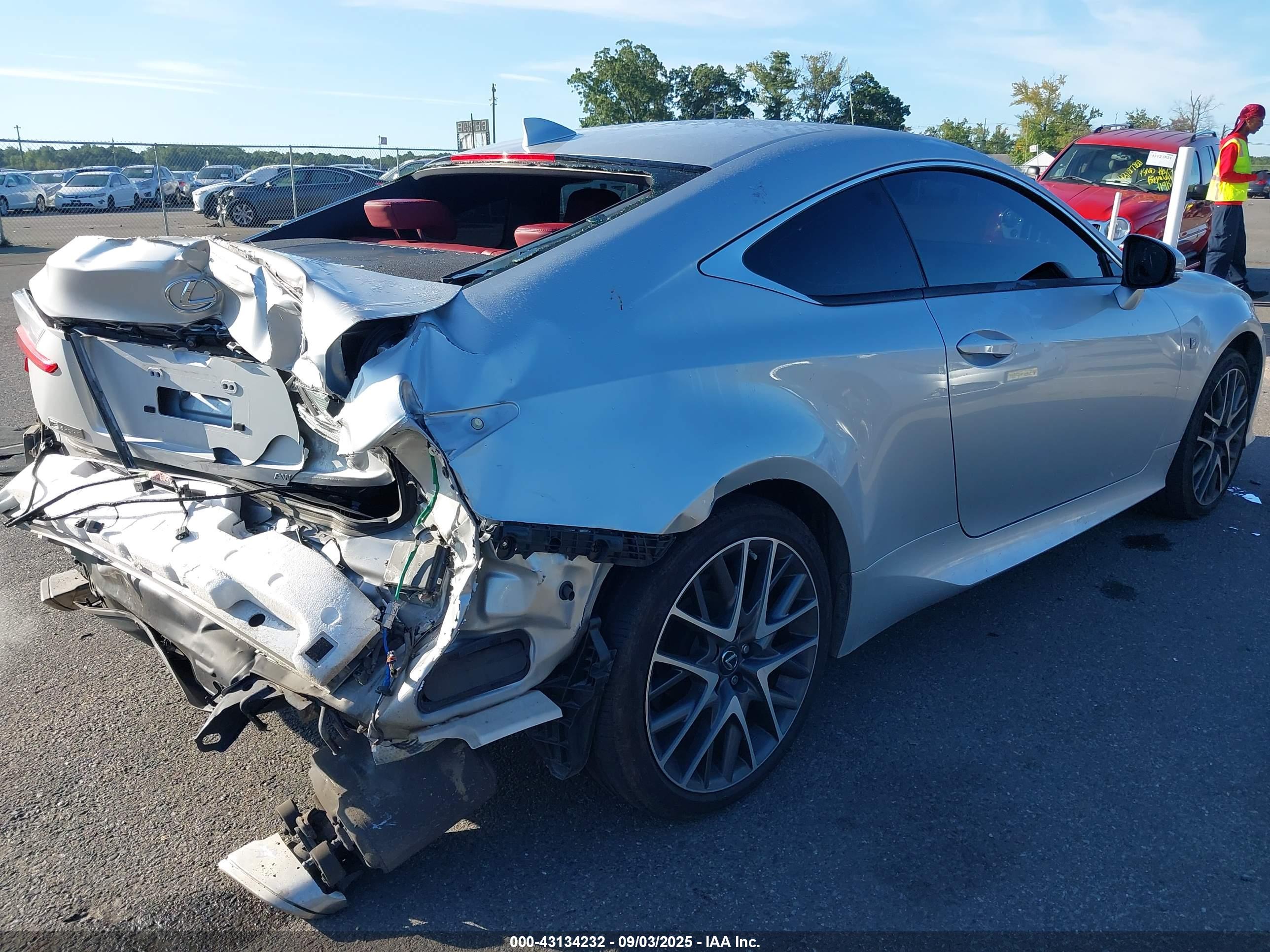LEXUS RC image 4