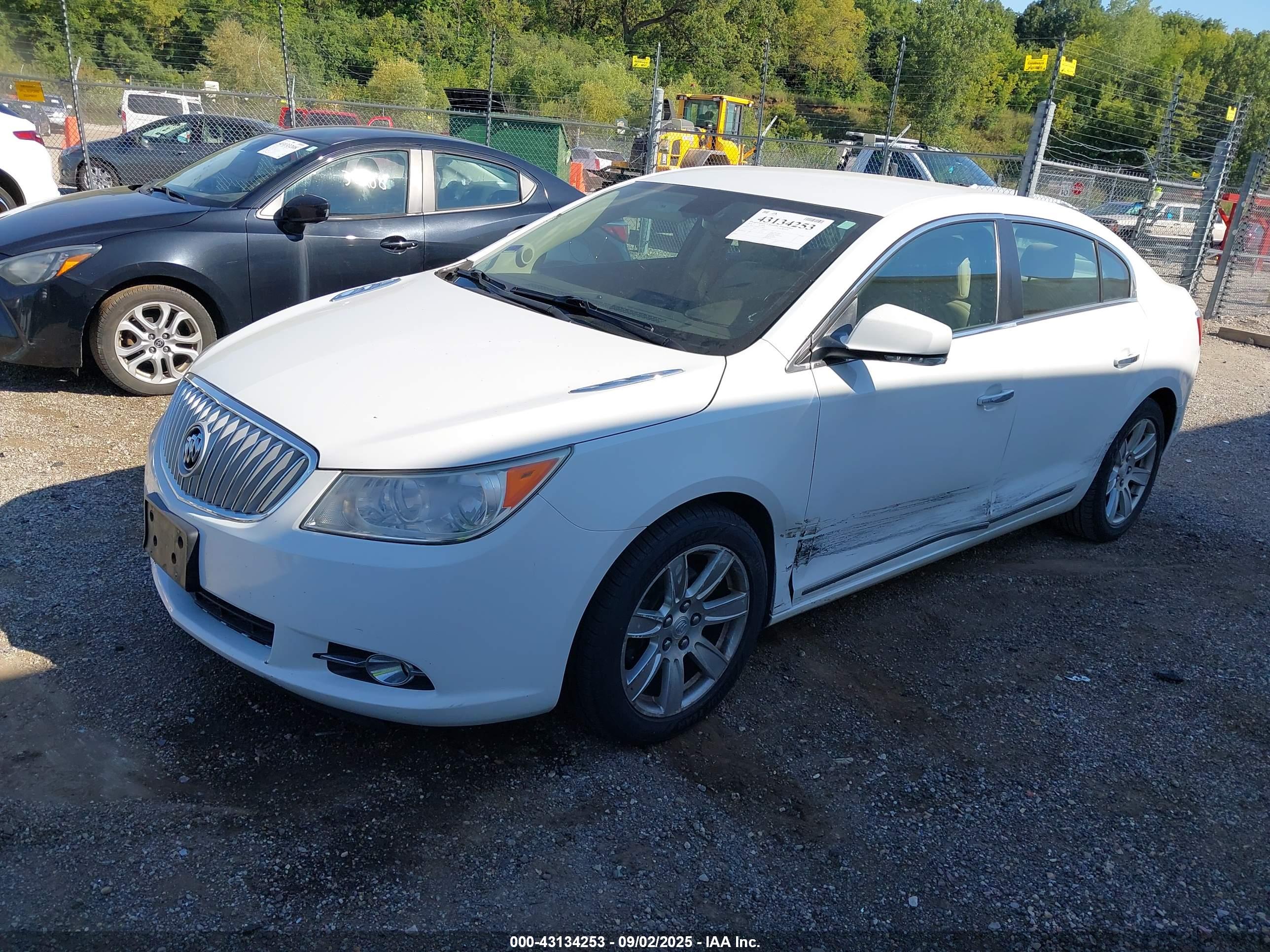 BUICK LACROSSE image 2
