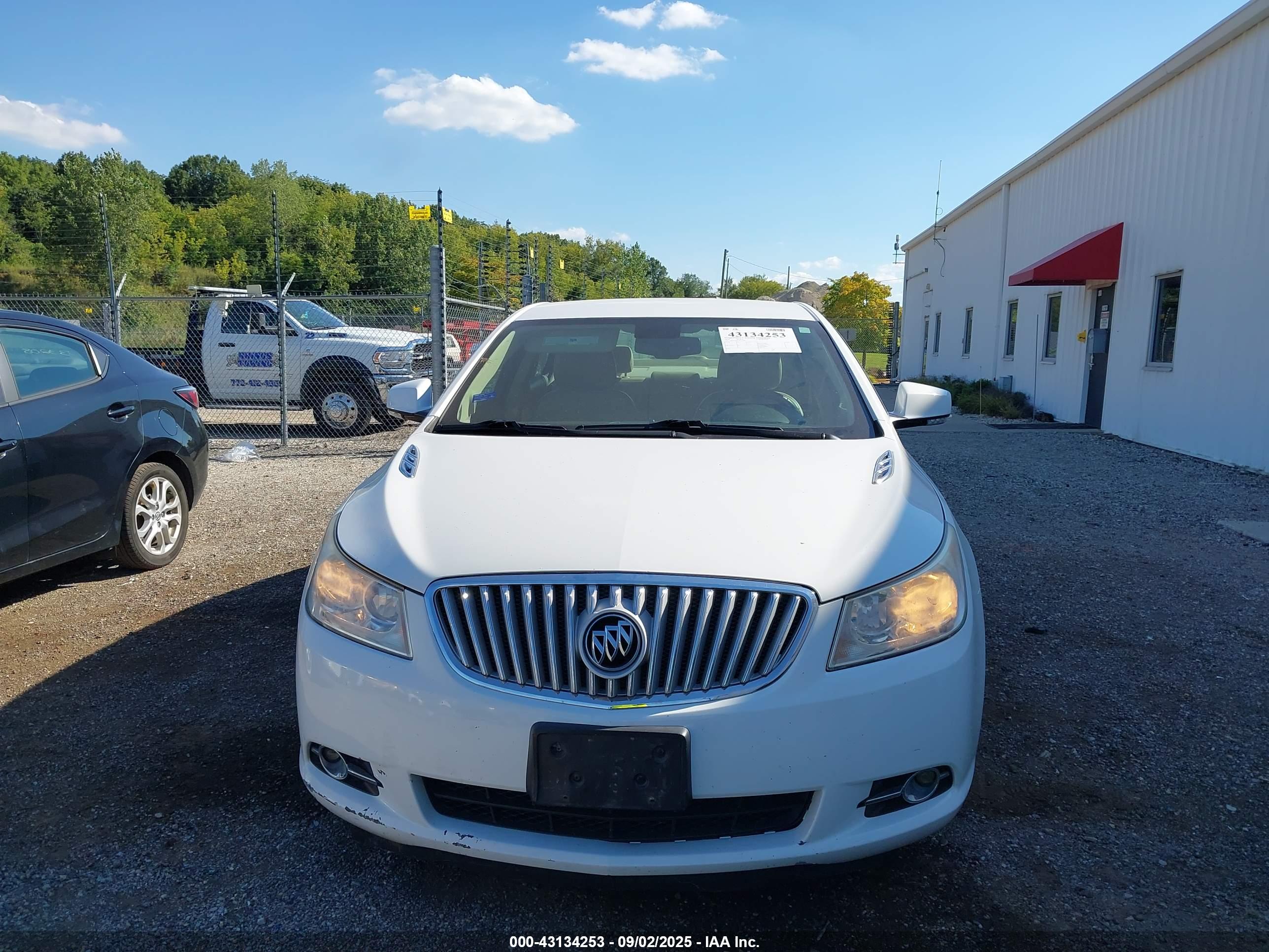 BUICK LACROSSE image 6