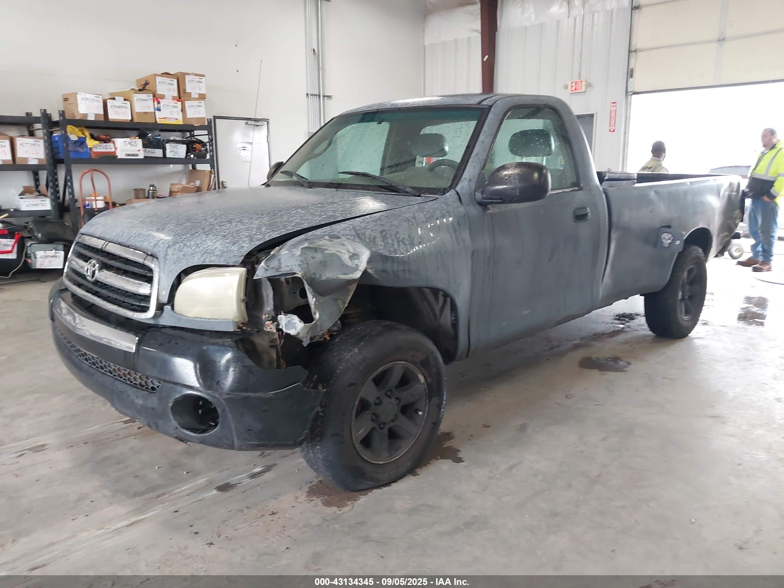 TOYOTA TUNDRA image 2