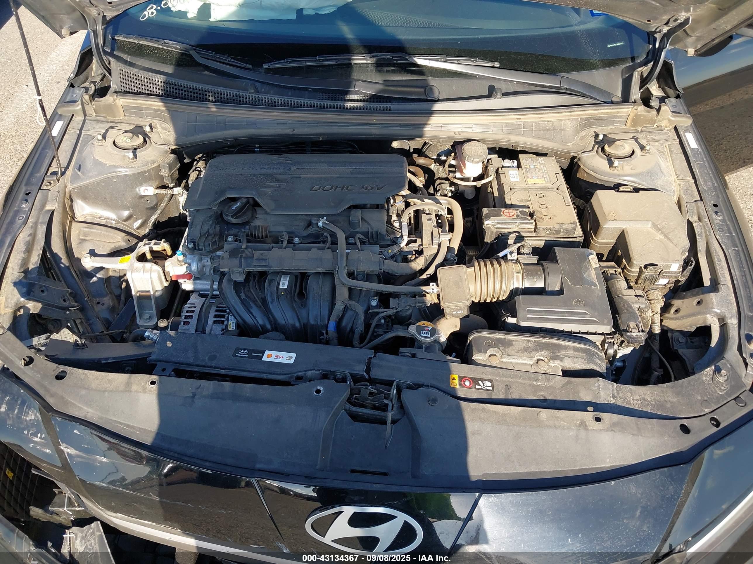 HYUNDAI ELANTRA image 10