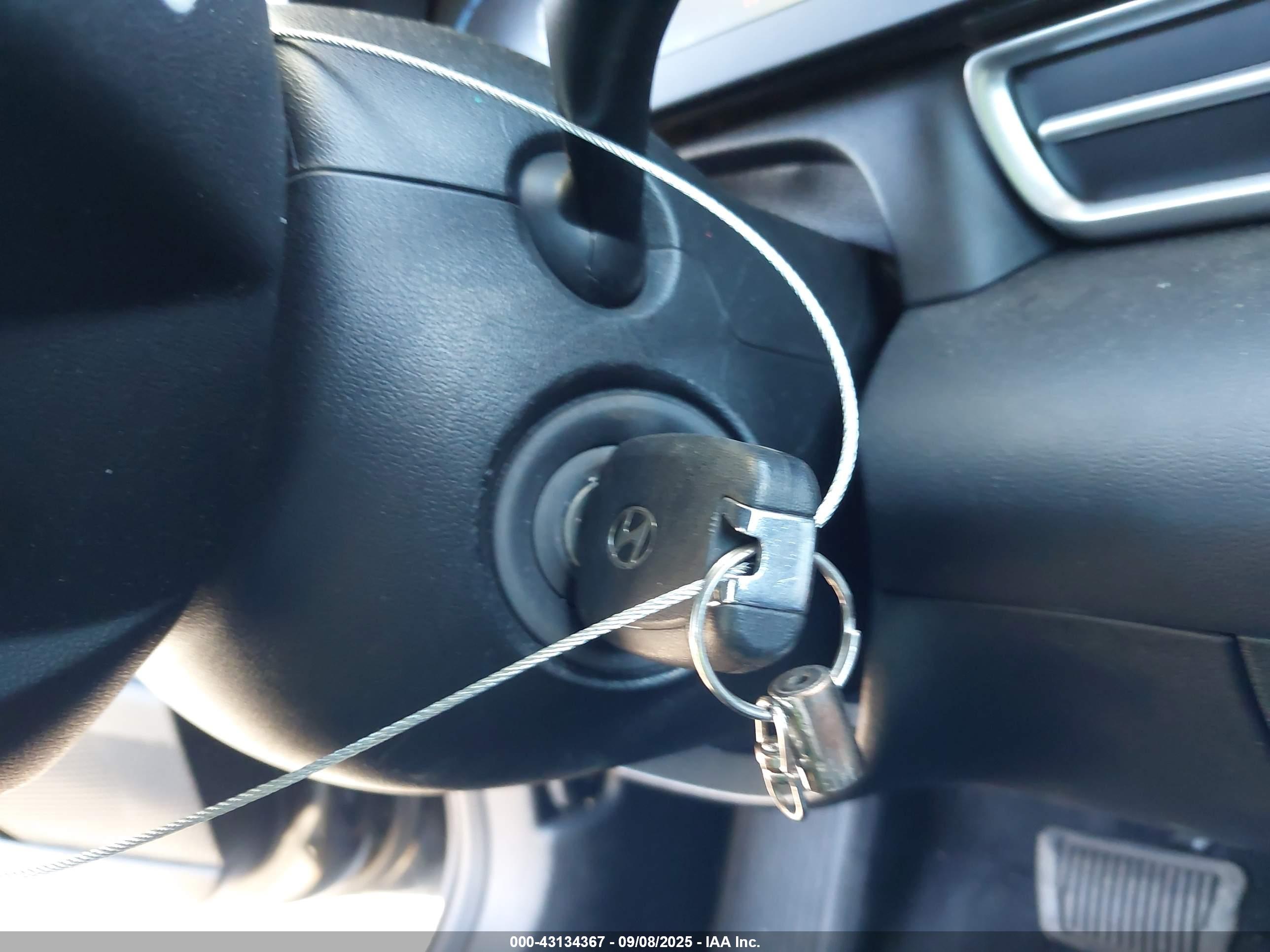 HYUNDAI ELANTRA image 11