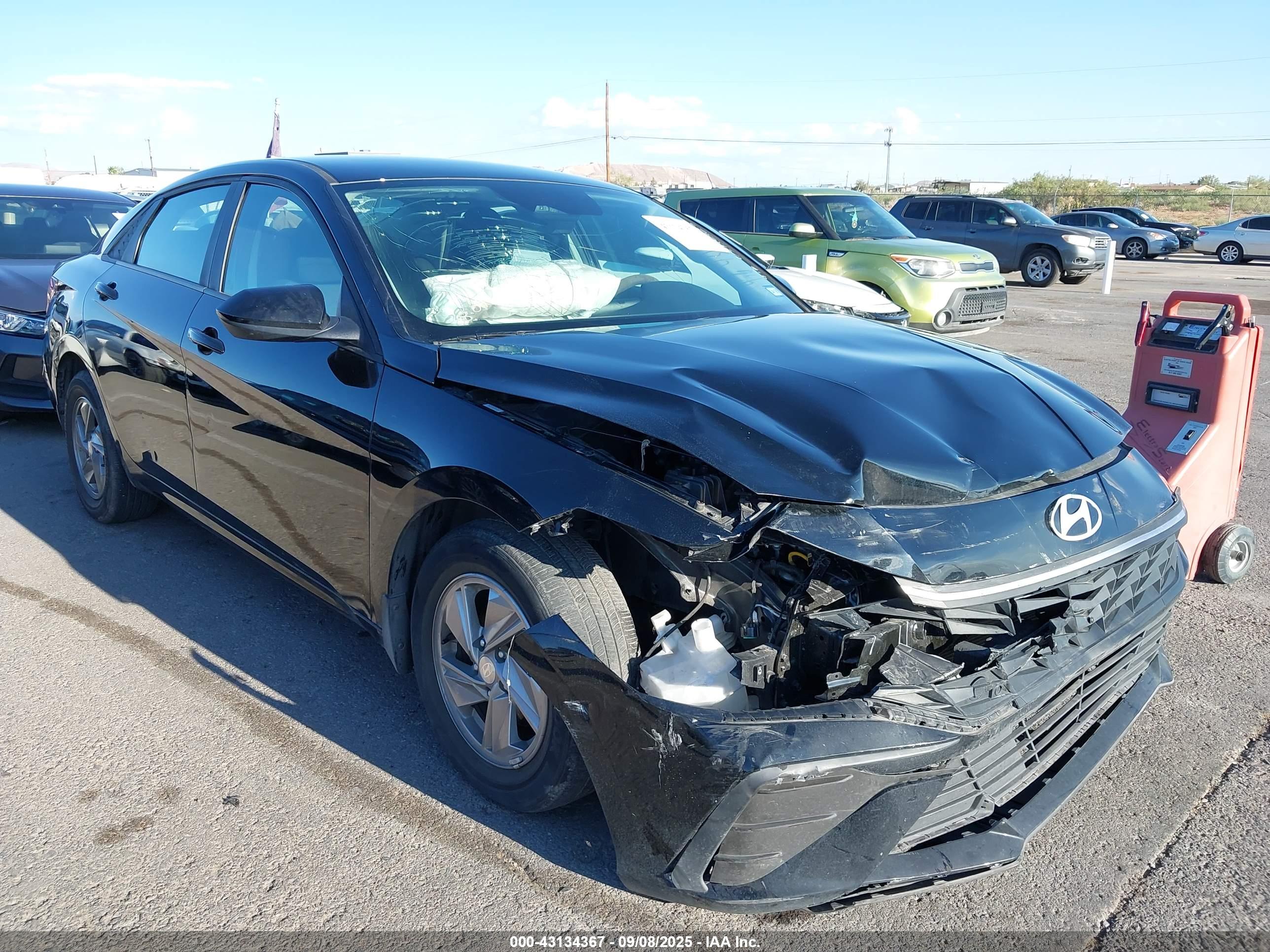 HYUNDAI ELANTRA image 6