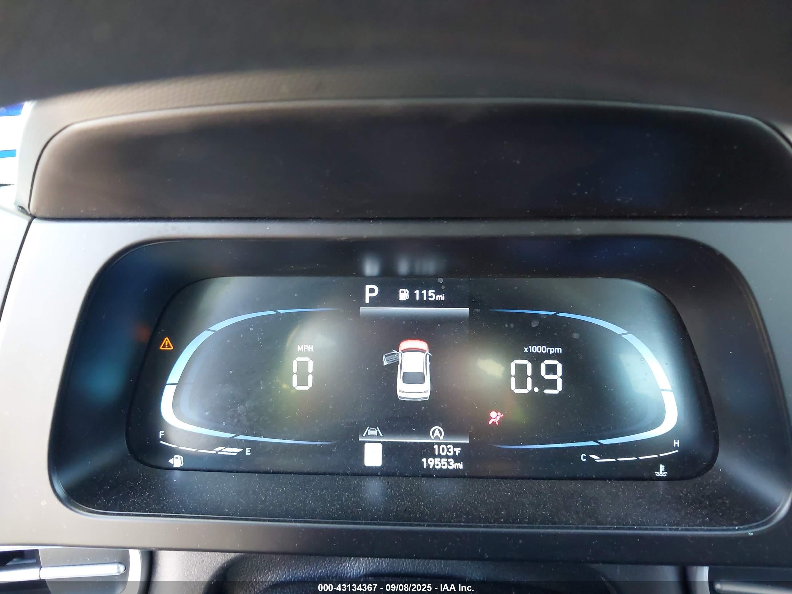 HYUNDAI ELANTRA image 7