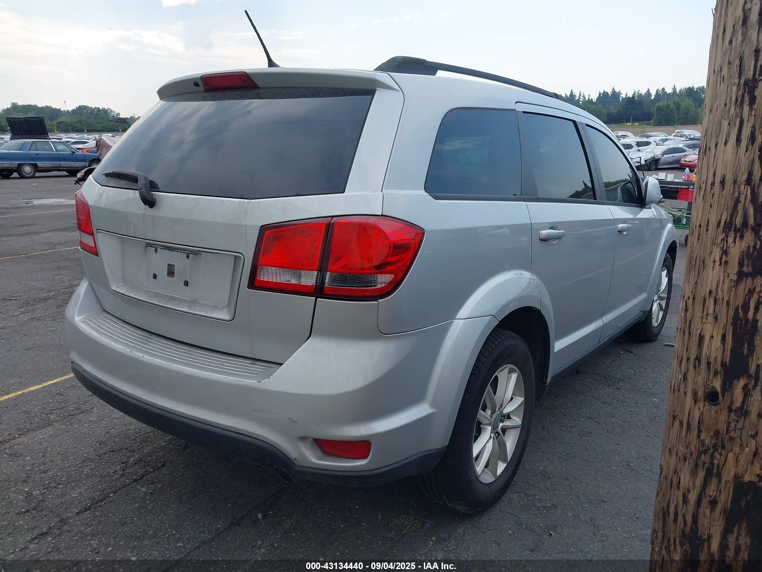 DODGE JOURNEY image 4