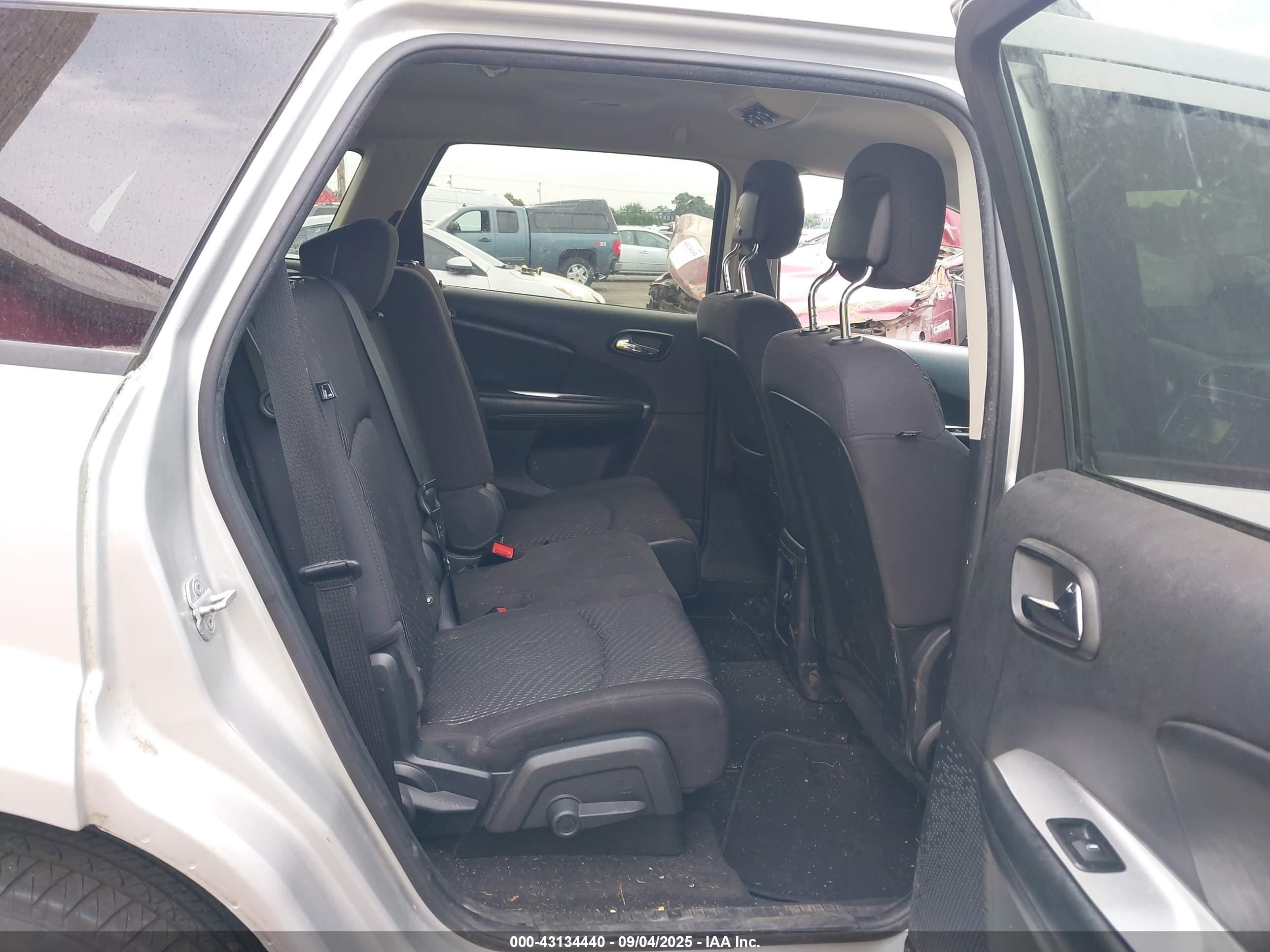 DODGE JOURNEY image 8