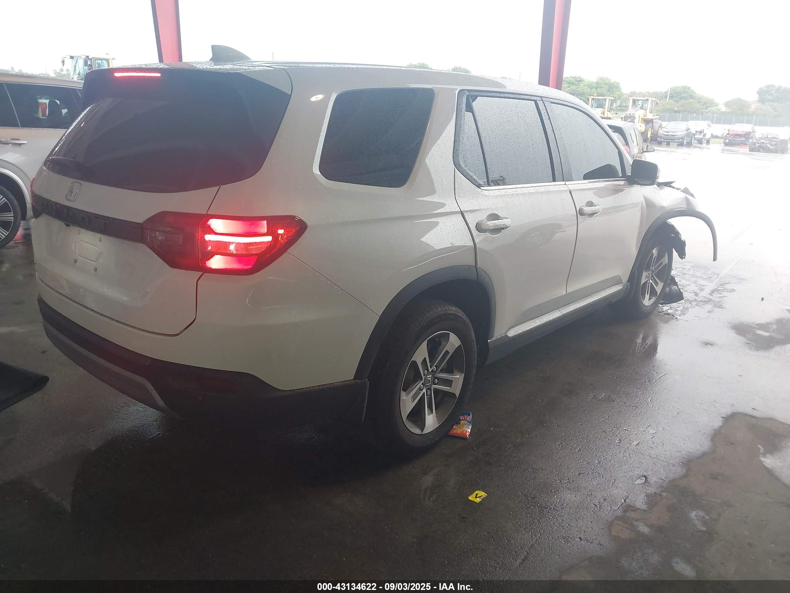 HONDA PILOT image 4