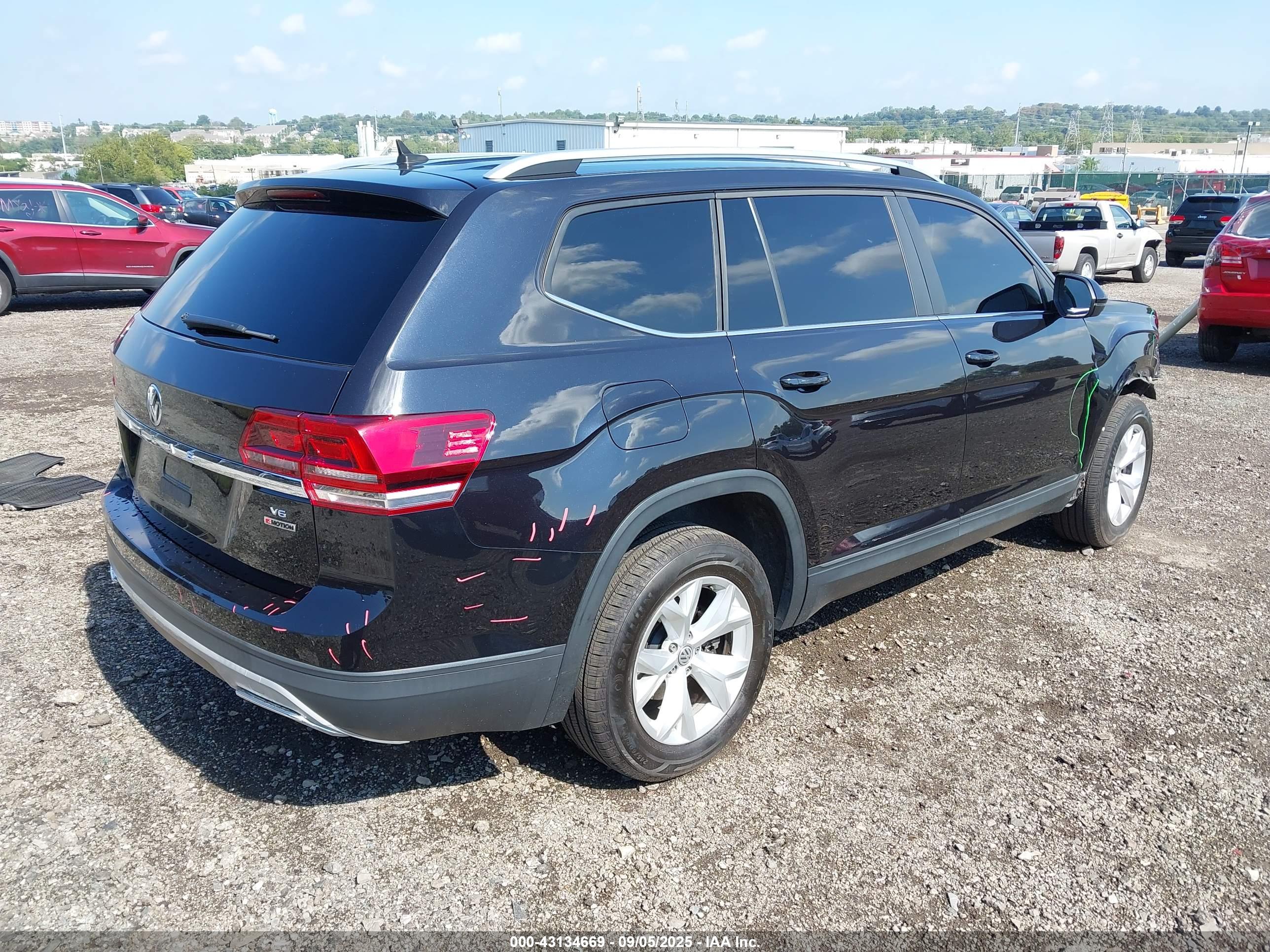VOLKSWAGEN ATLAS image 4