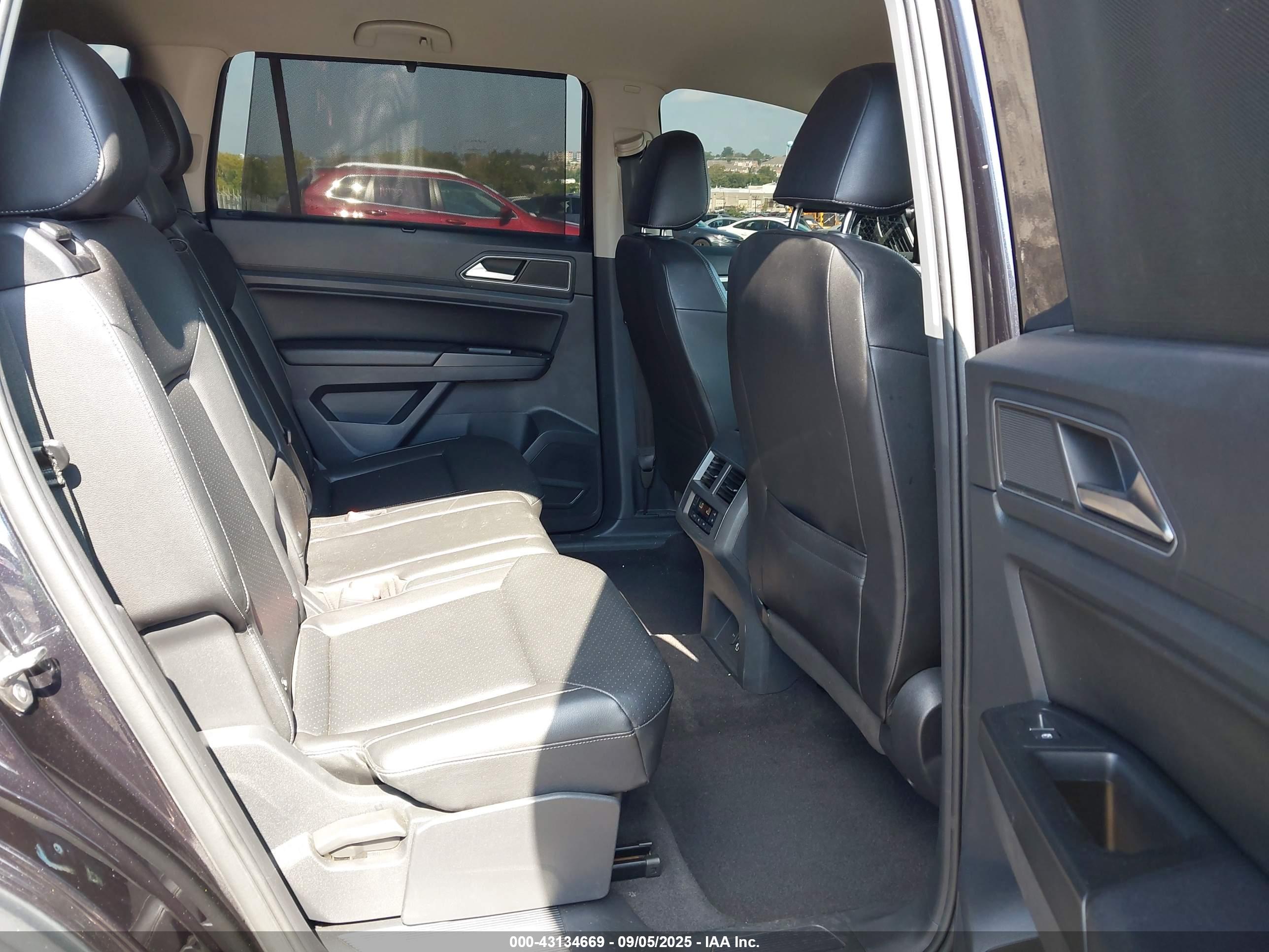 VOLKSWAGEN ATLAS image 8