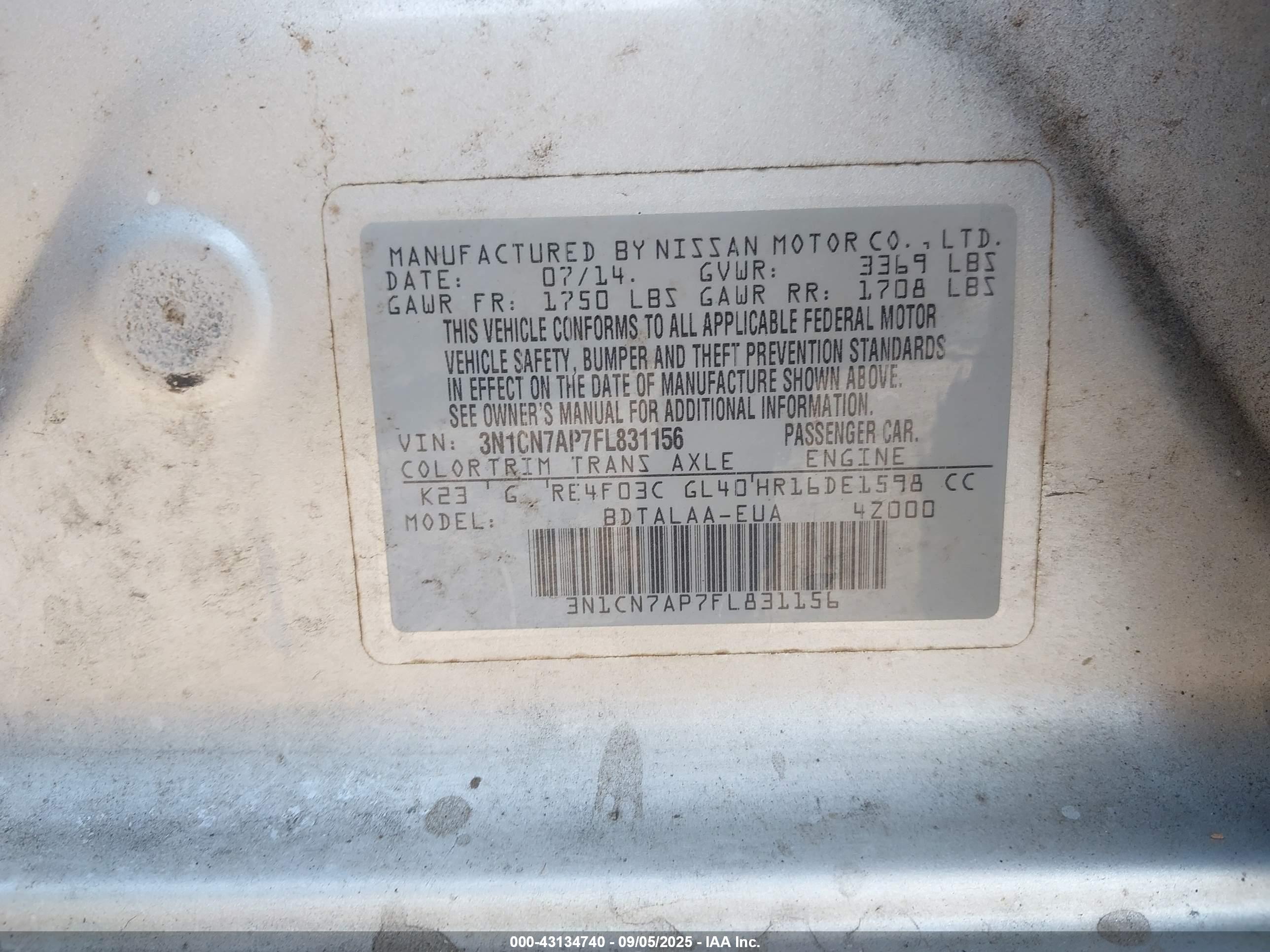 NISSAN VERSA image 9