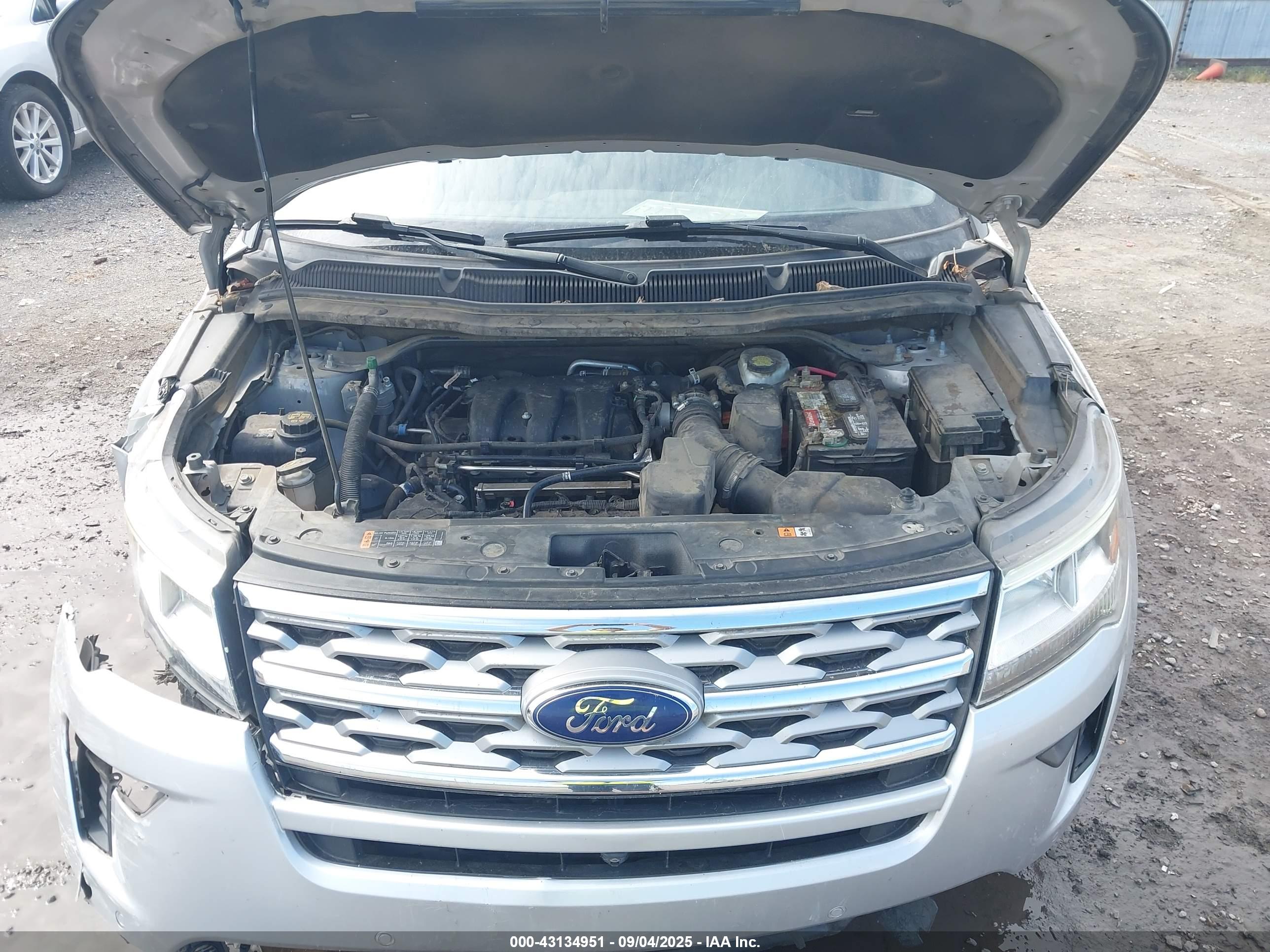 FORD EXPLORER image 10