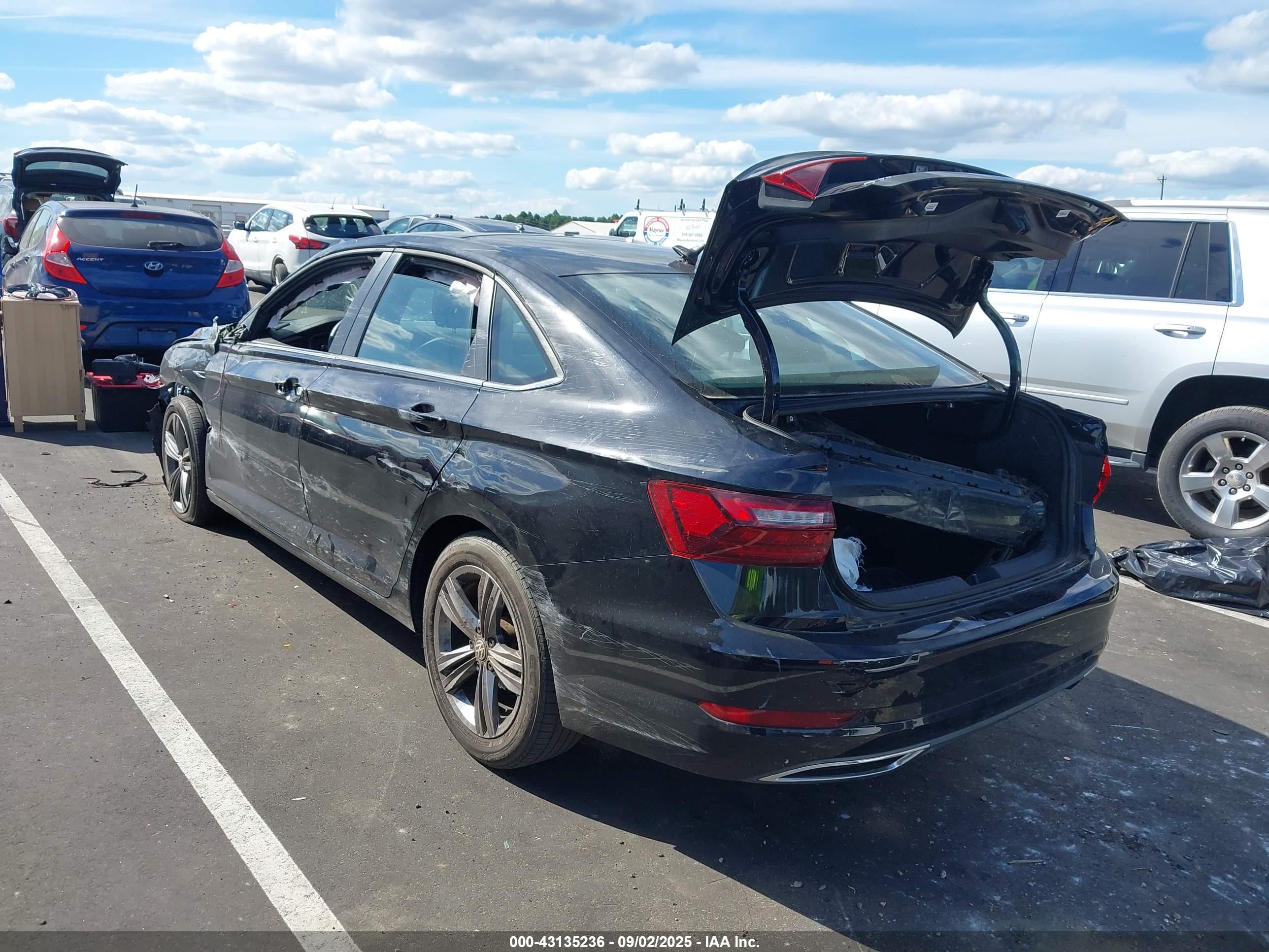 VOLKSWAGEN JETTA image 3