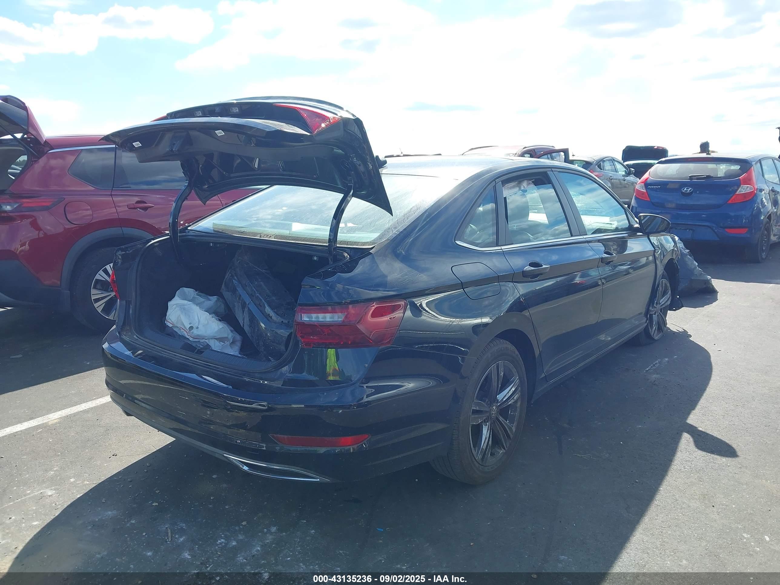 VOLKSWAGEN JETTA image 4