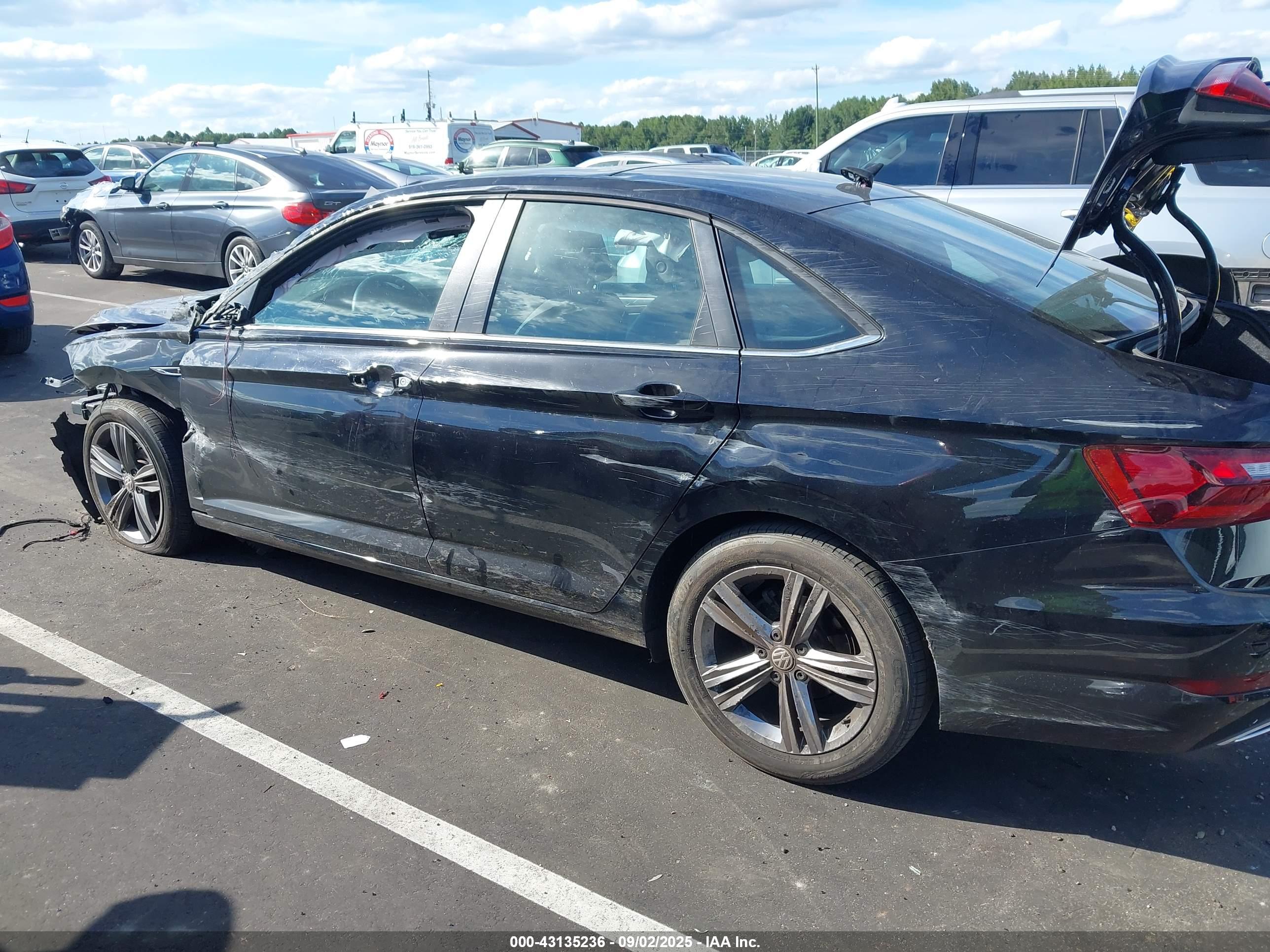 VOLKSWAGEN JETTA image 6