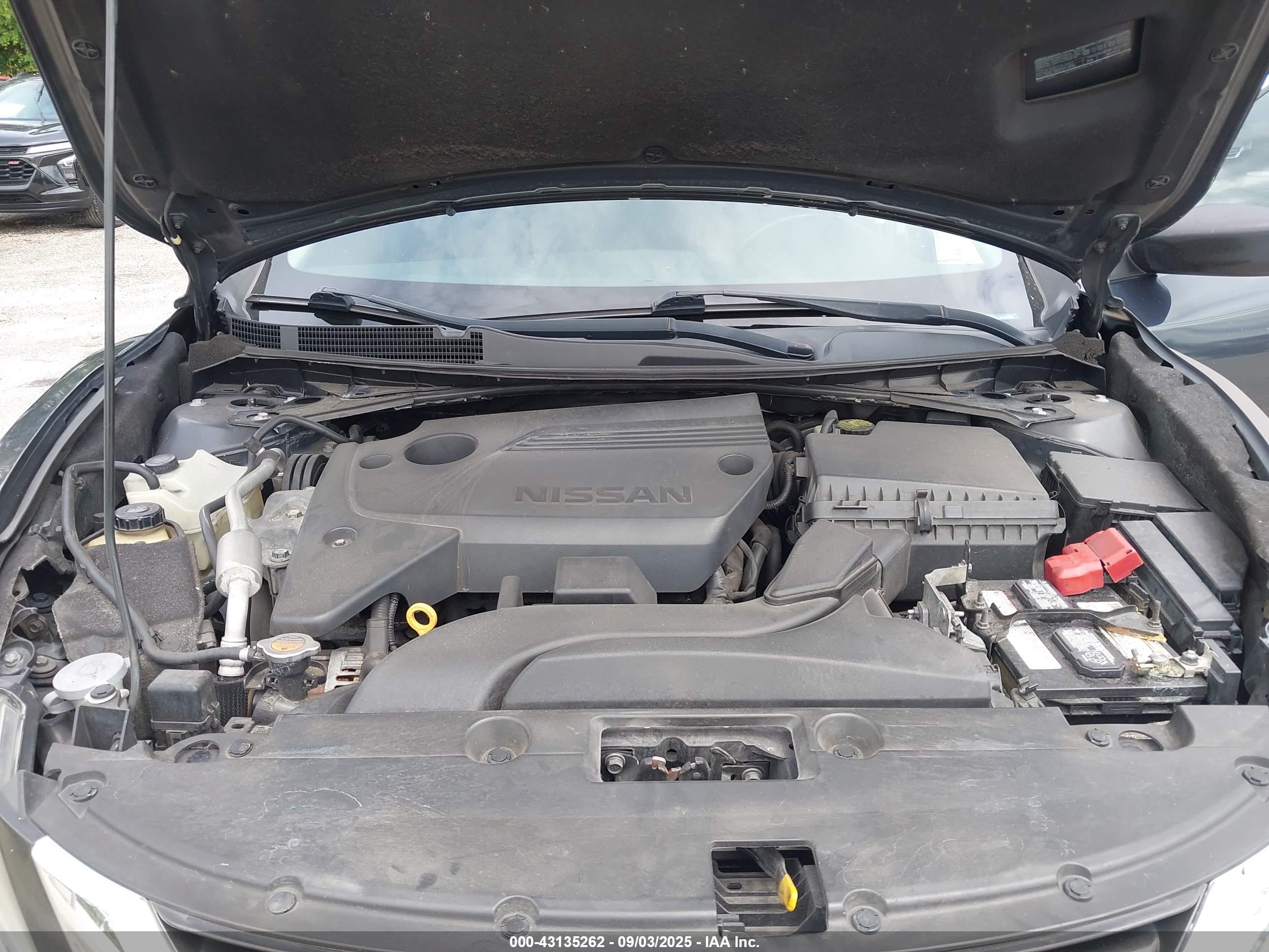 NISSAN ALTIMA image 10