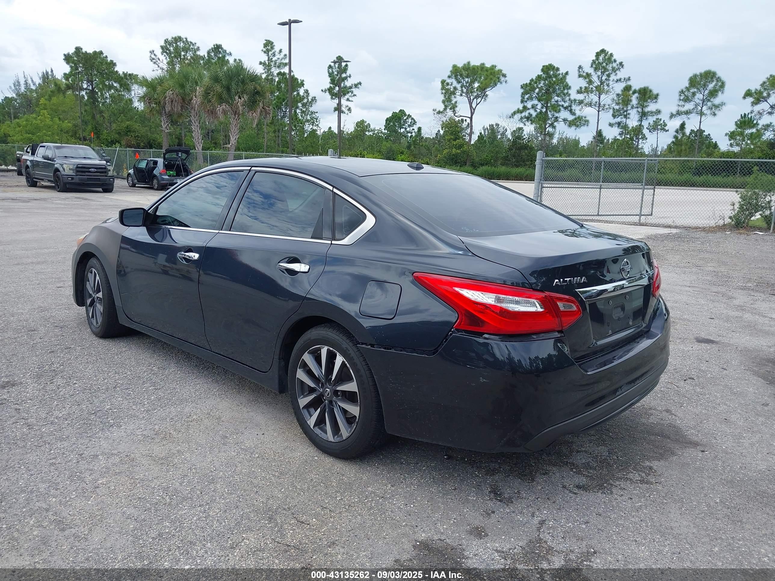 NISSAN ALTIMA image 3