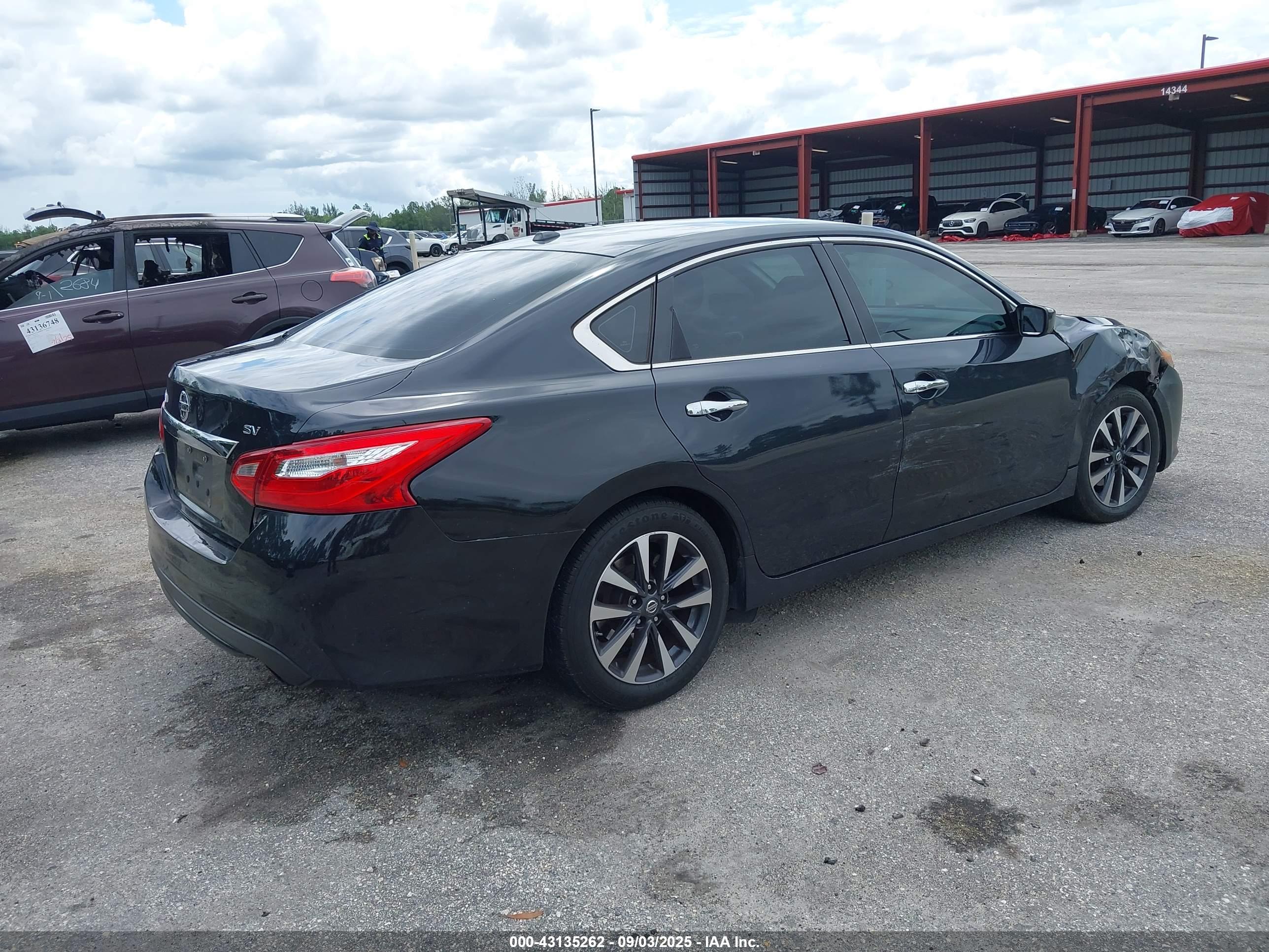 NISSAN ALTIMA image 4