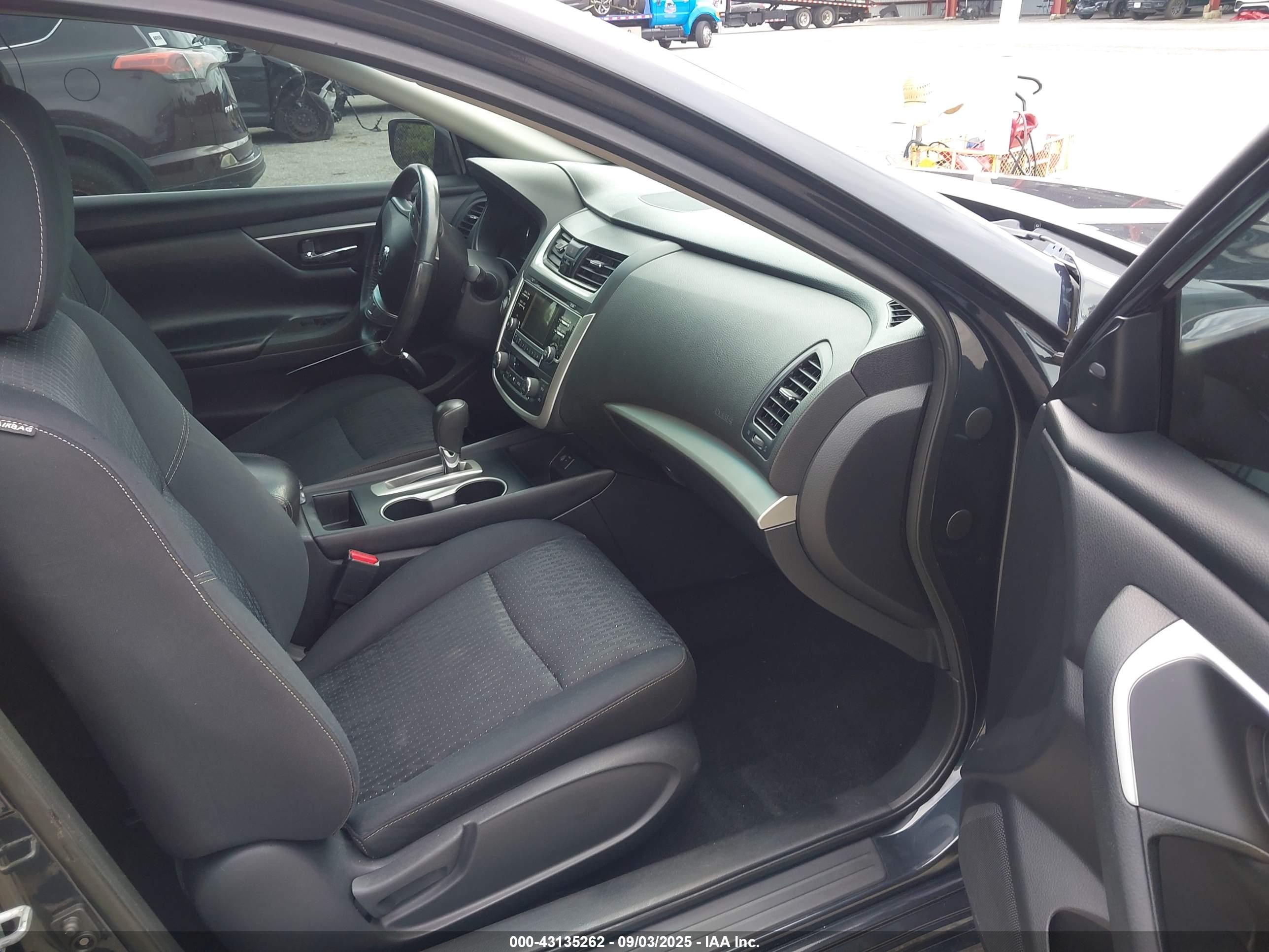 NISSAN ALTIMA image 5
