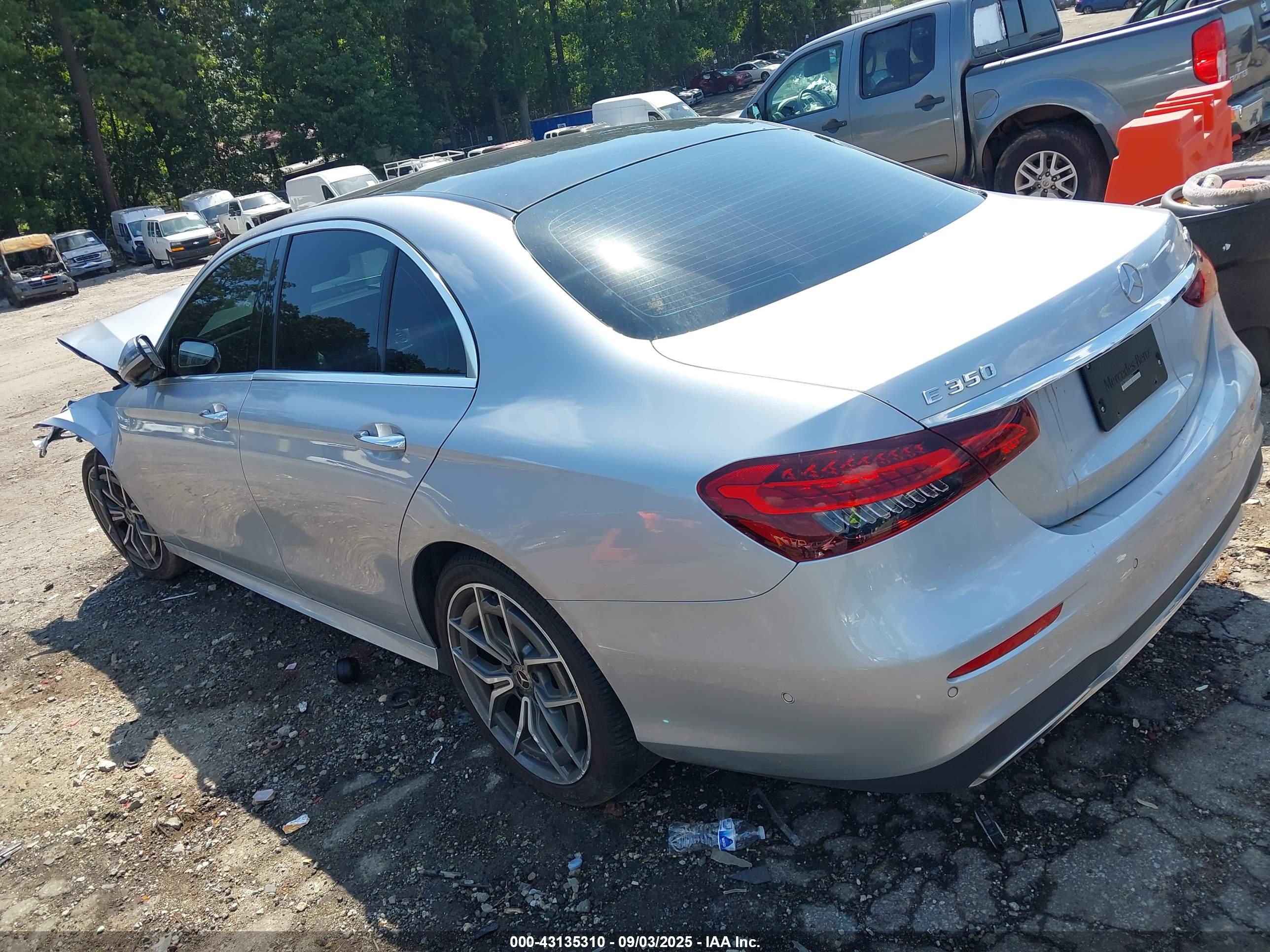 MERCEDES-BENZ E image 3