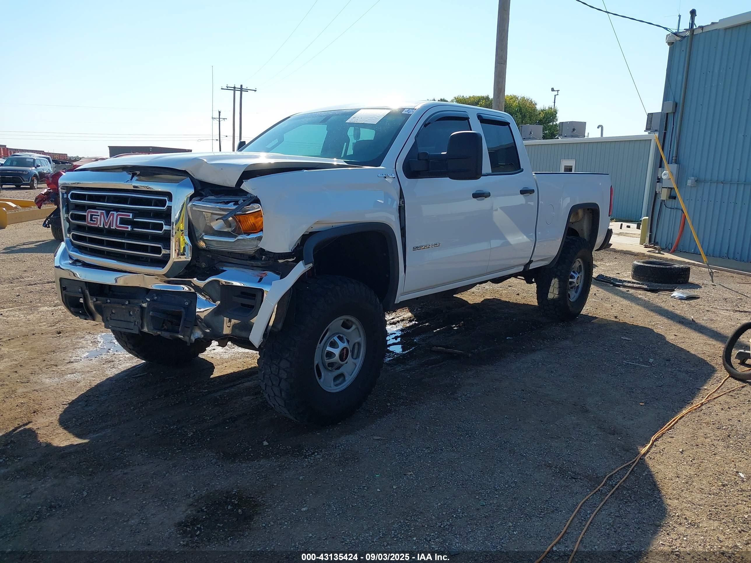 GMC SIERRA image 2